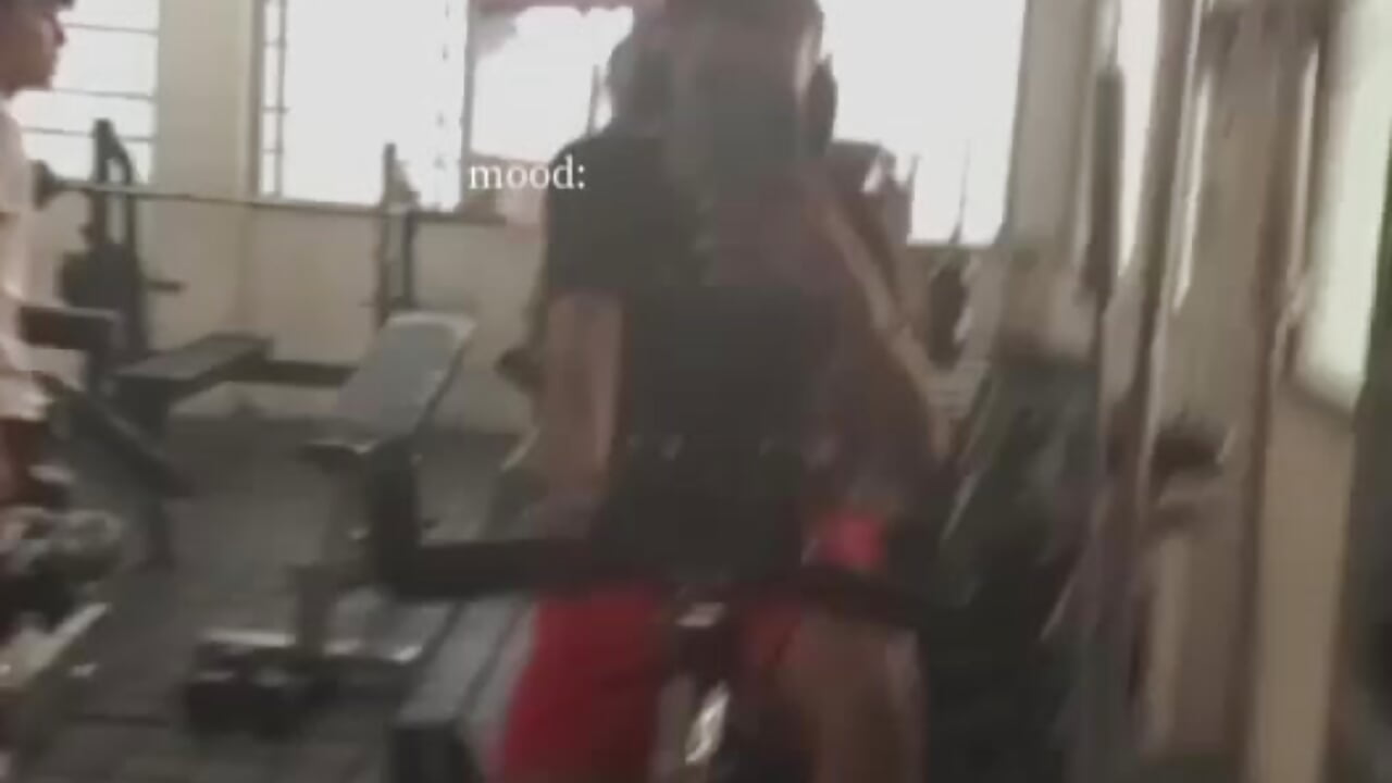 En el gym - video by Elputas cam model
