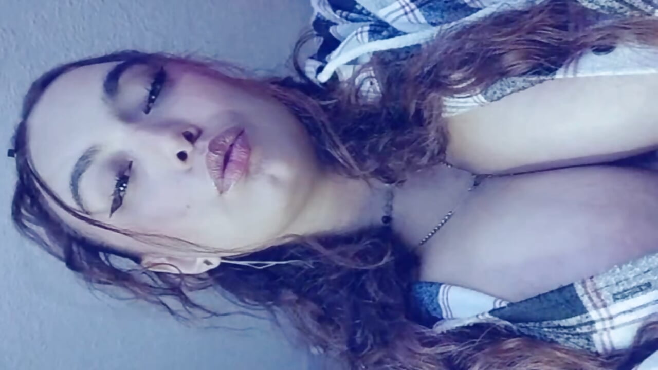 profile intro video - video by liannalee_ cam model
