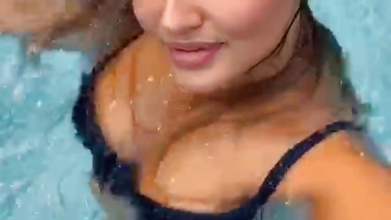 MMMM - video by VelleryKinky cam model