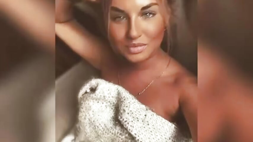 Beaunty girl - video by VelleryKinky cam model