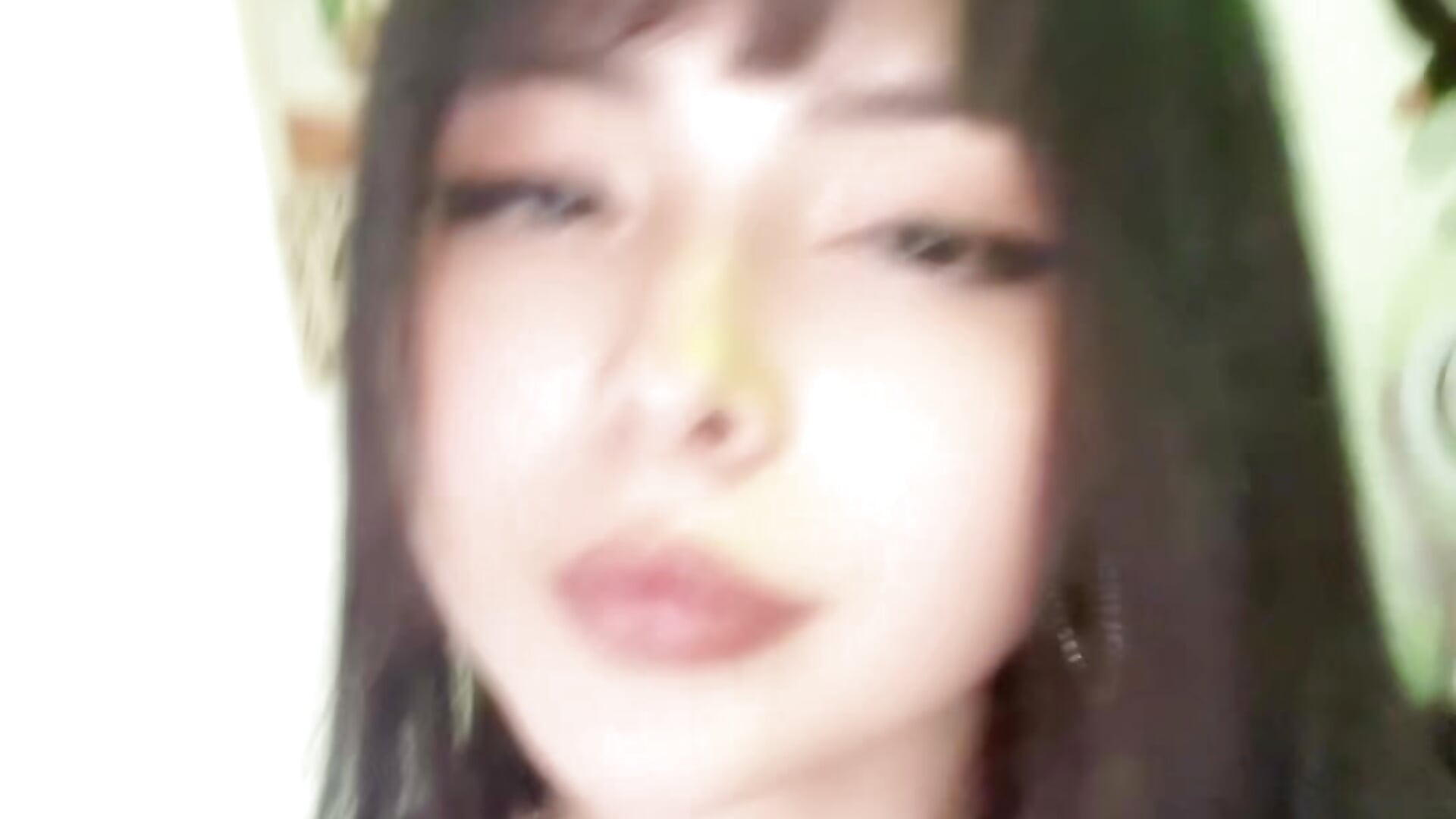 ;* - vídeo de la modelo de cam hina_tay