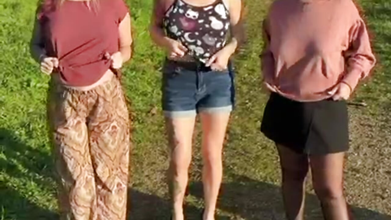 Teaser Flash Boobs - video by MagdalenaMedusa cam model