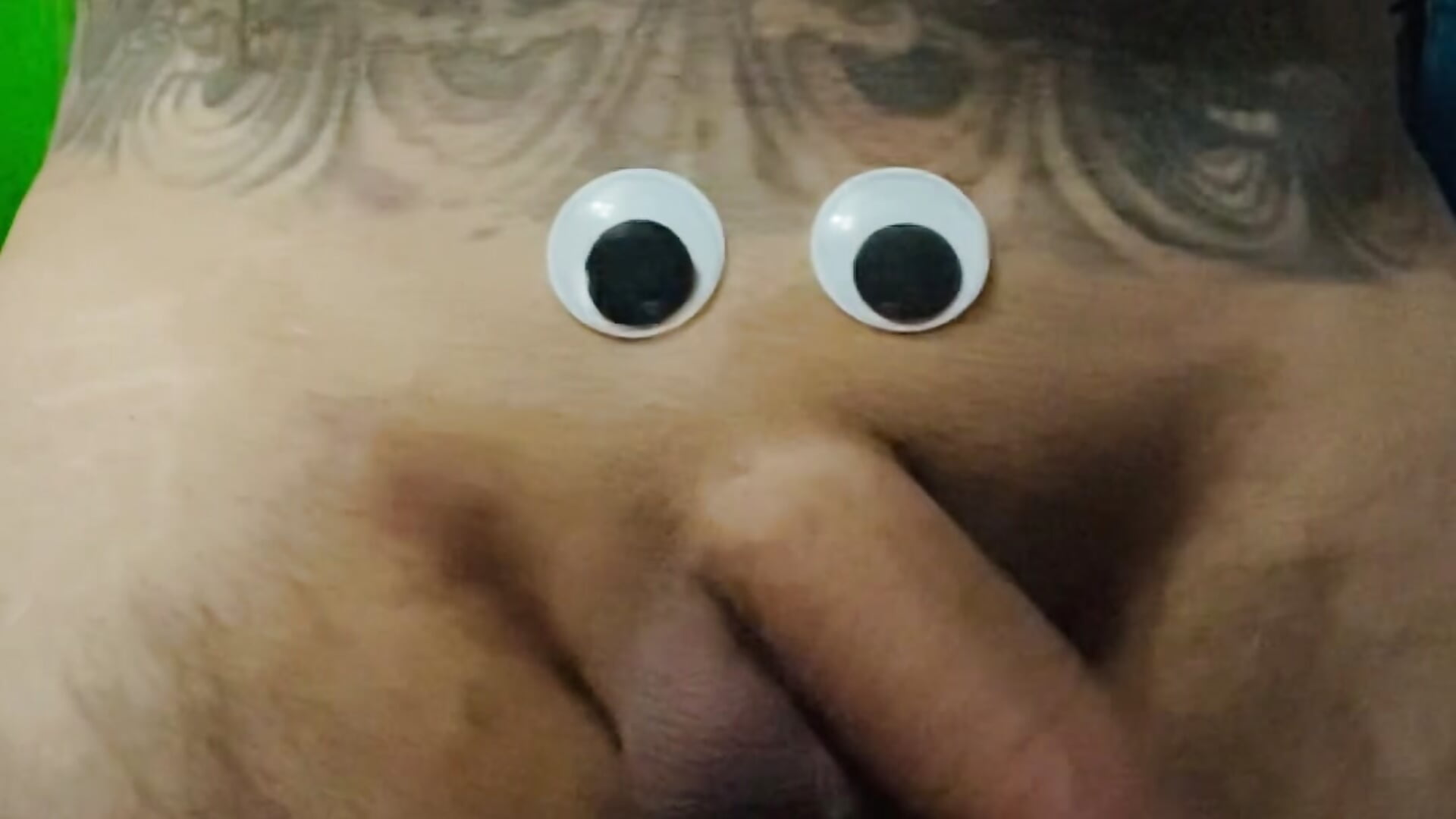 Stare Game Don’t Blink – video od webkamerové modelky ElLechero214