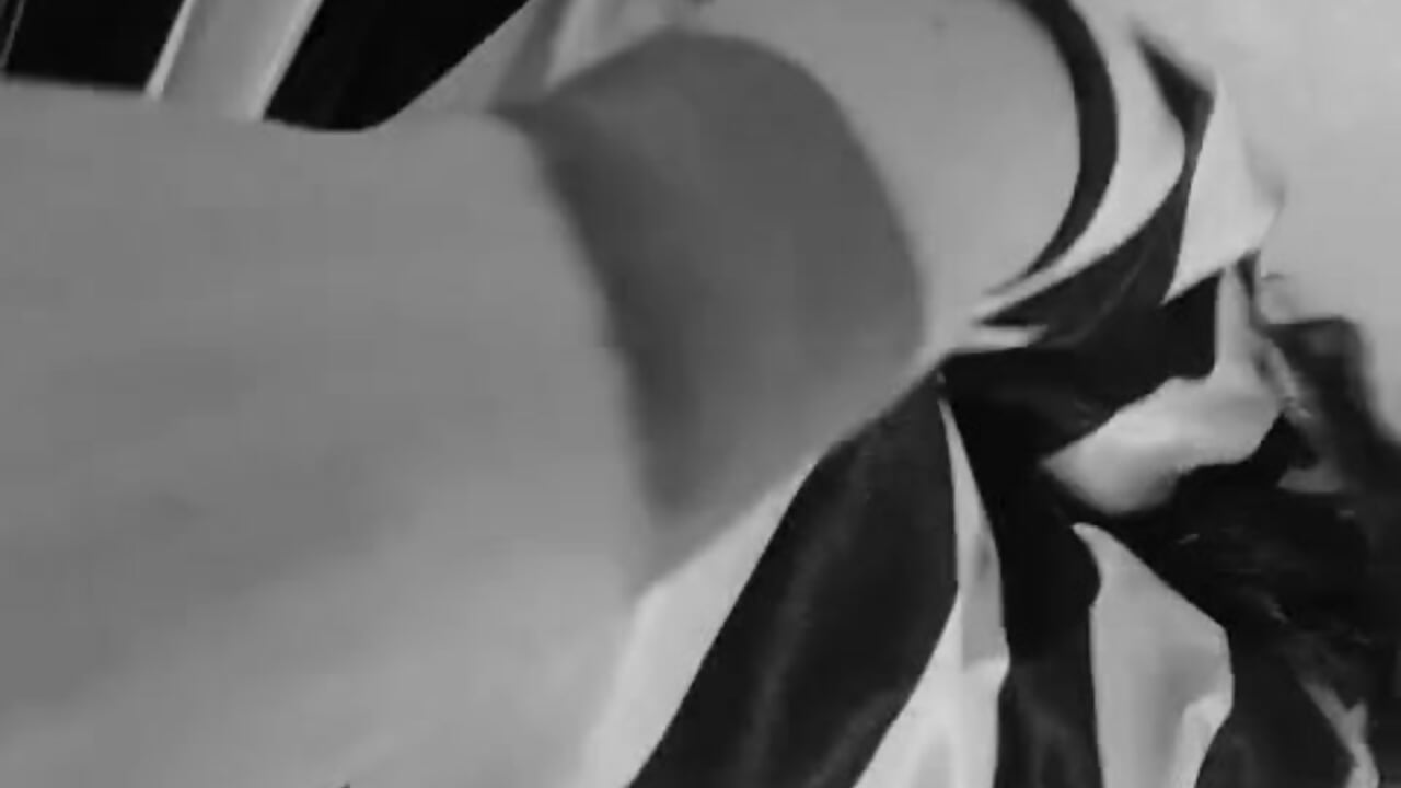 Squeeze my pussy with your delicious mouth 🥵💦 - video by alixxon1 cam model