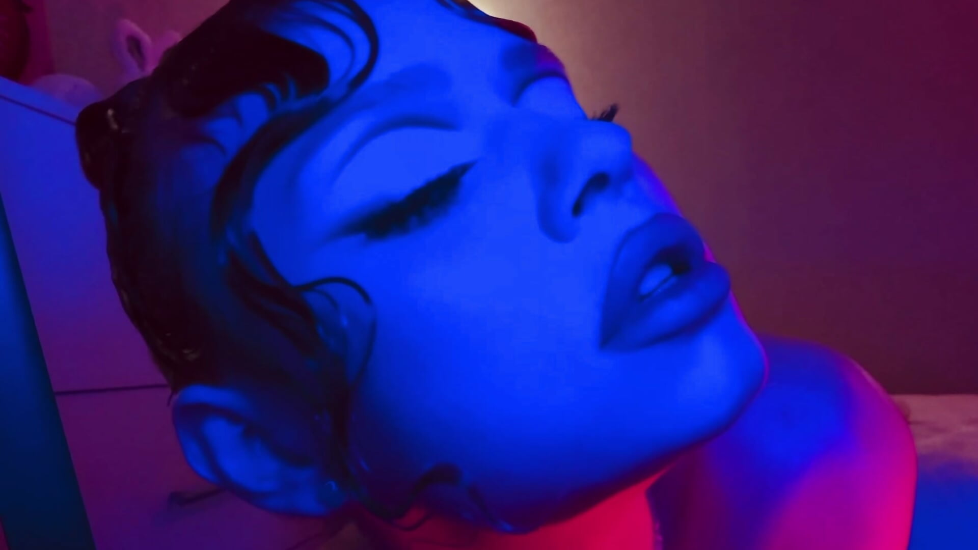 A feeling of devilish beauty😈 - video Red__Candy kameramallilta