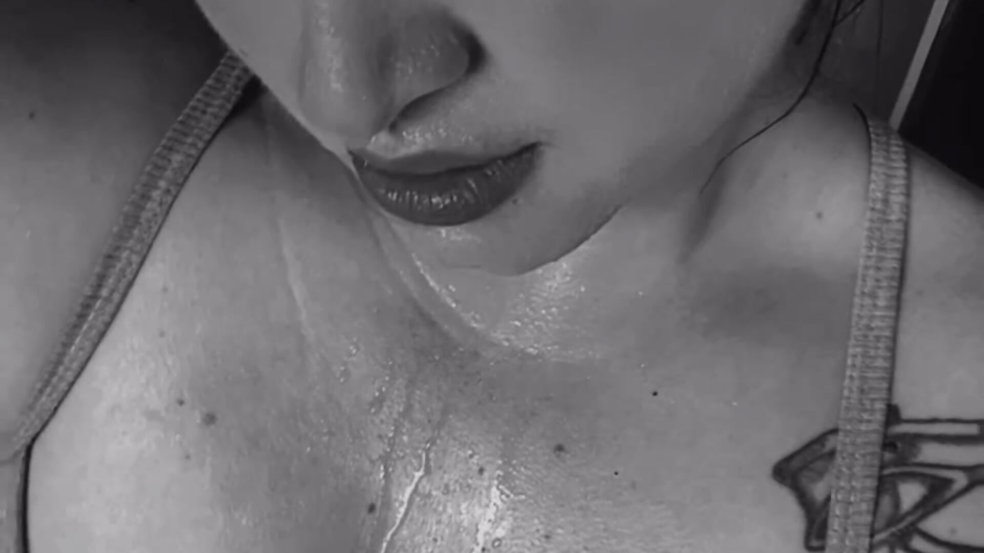 Gothic Sunday of pleasure 💦－カメラキャストのkamel-ayeshaの動画