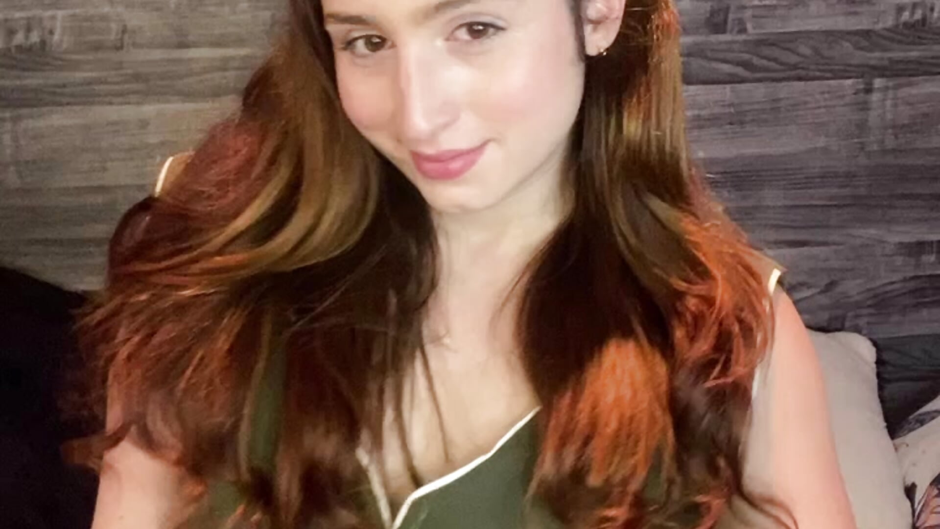 769ff81ffe594086a6fcb27ed10773e6－カメラキャストのkamel-ayeshaの動画