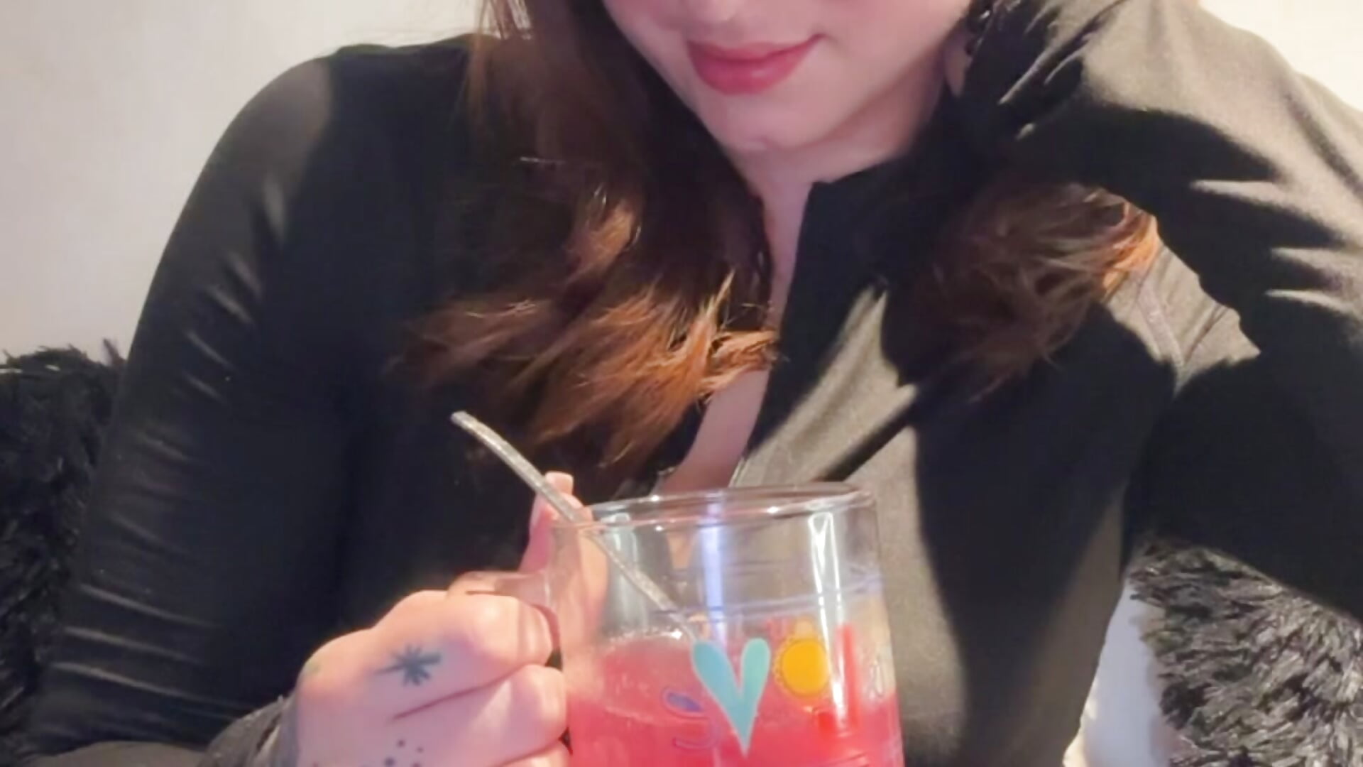 57696FE0-E821-4562-953D-597F0E05A5F9－カメラキャストのkamel-ayeshaの動画