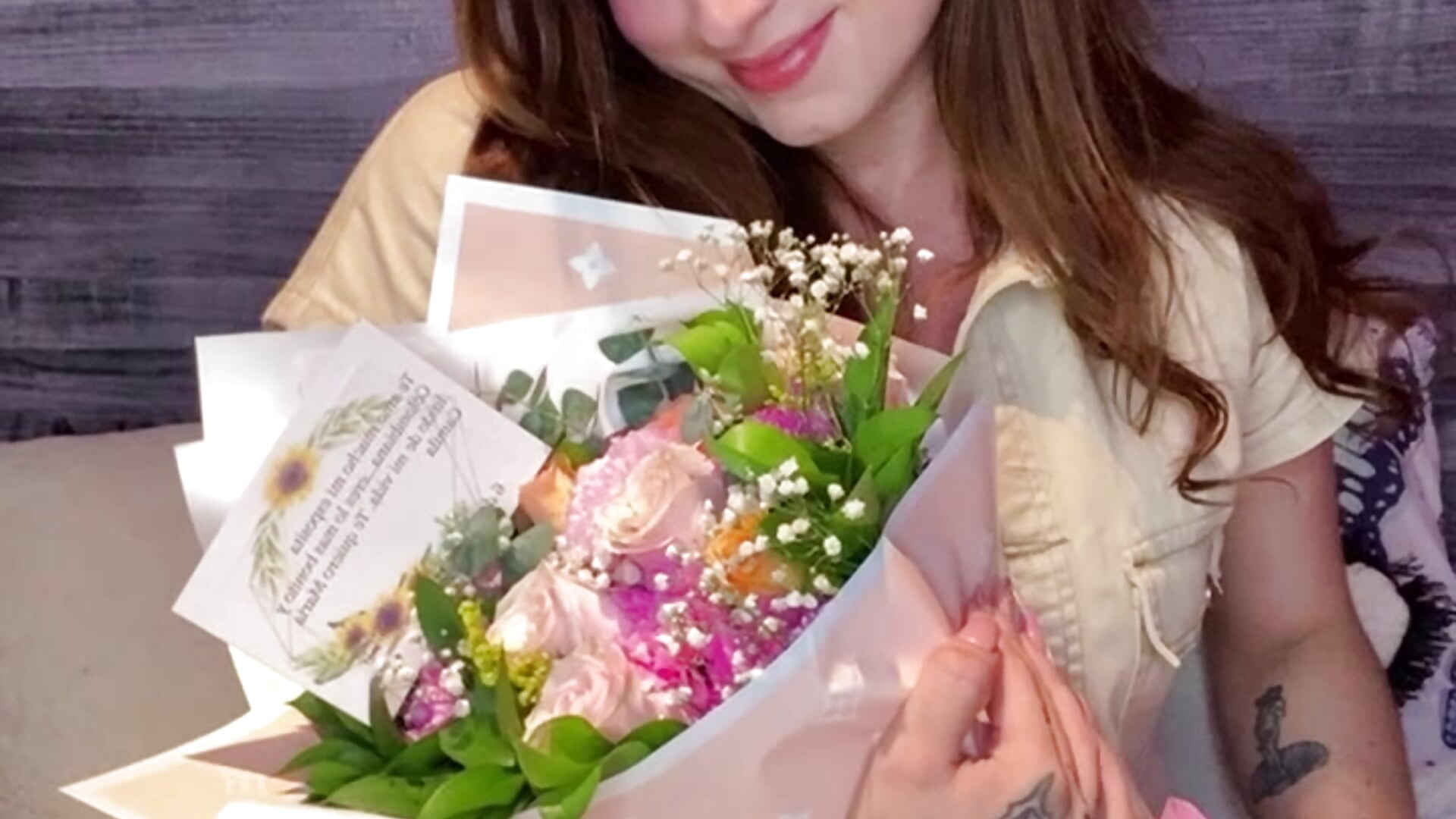 Hermoso detalle 🥺💕－カメラキャストのkamel-ayeshaの動画