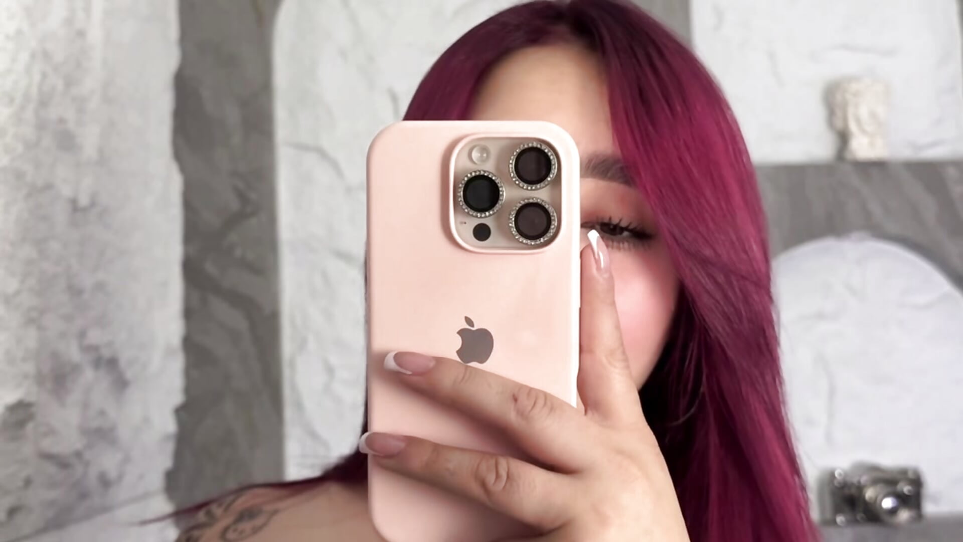 I love the color red 🍒💋❤️ - video by merloth_sub cam model