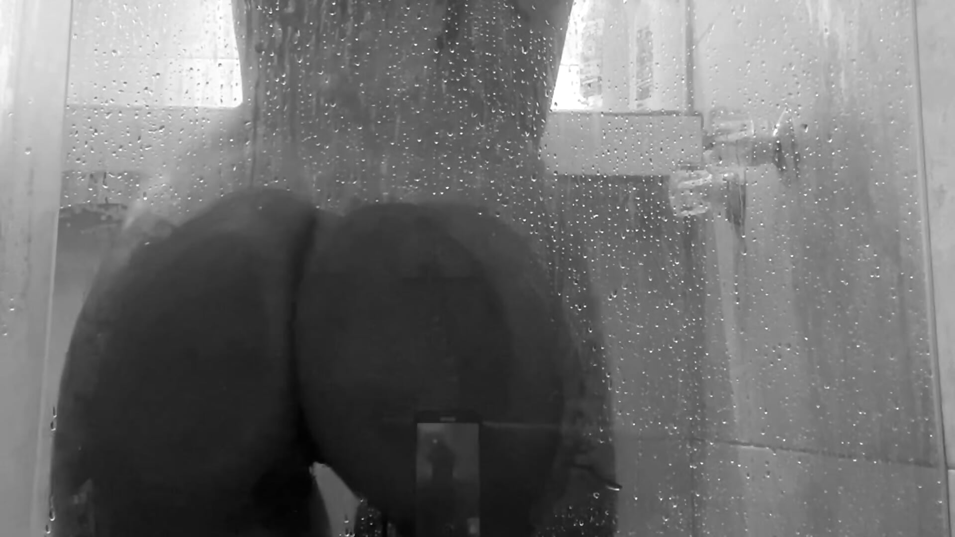 Come with me to take a shower💦🫧