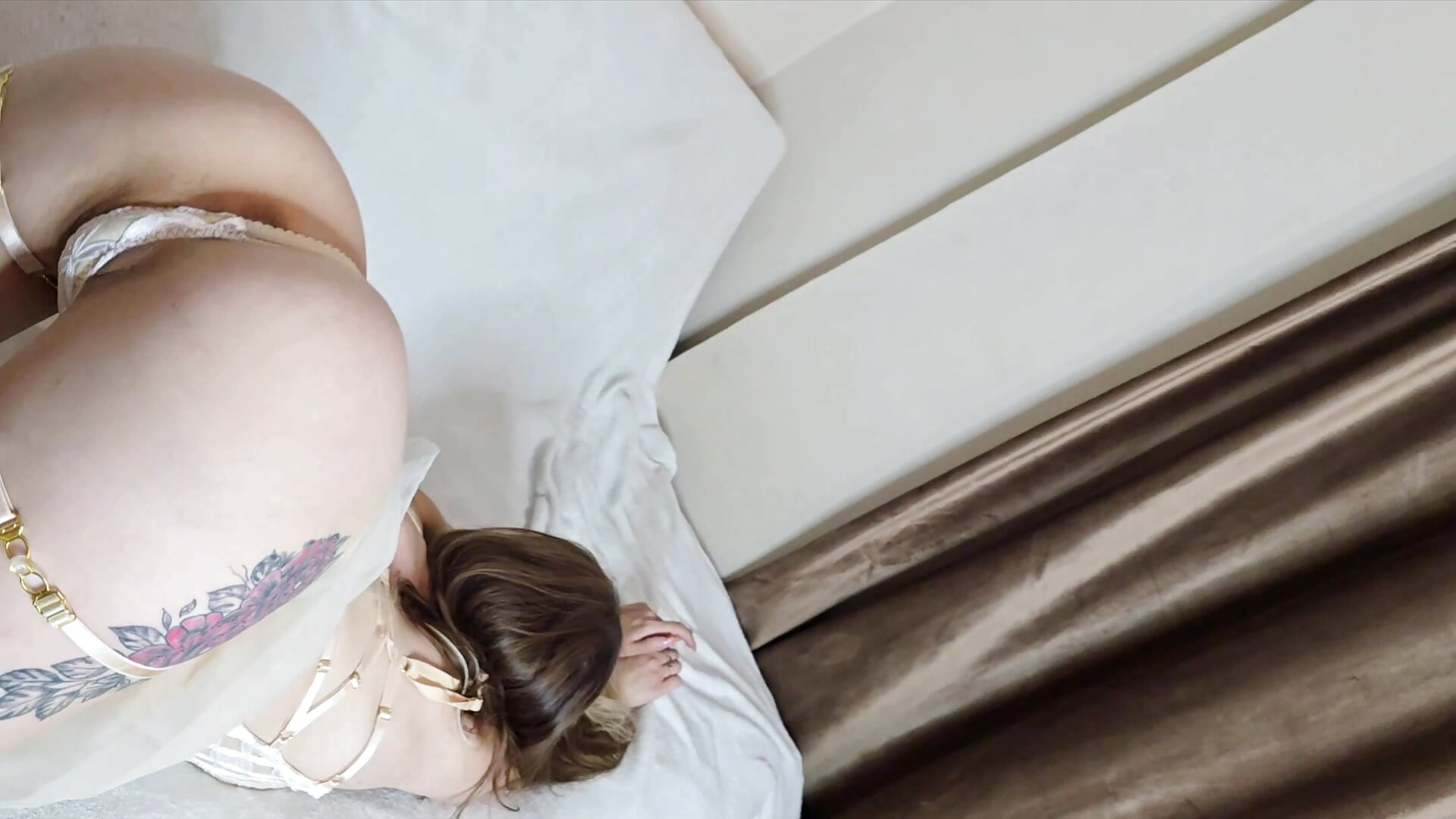 I caress myself and my sweet pussy<3 - video by mila_camilla cam model