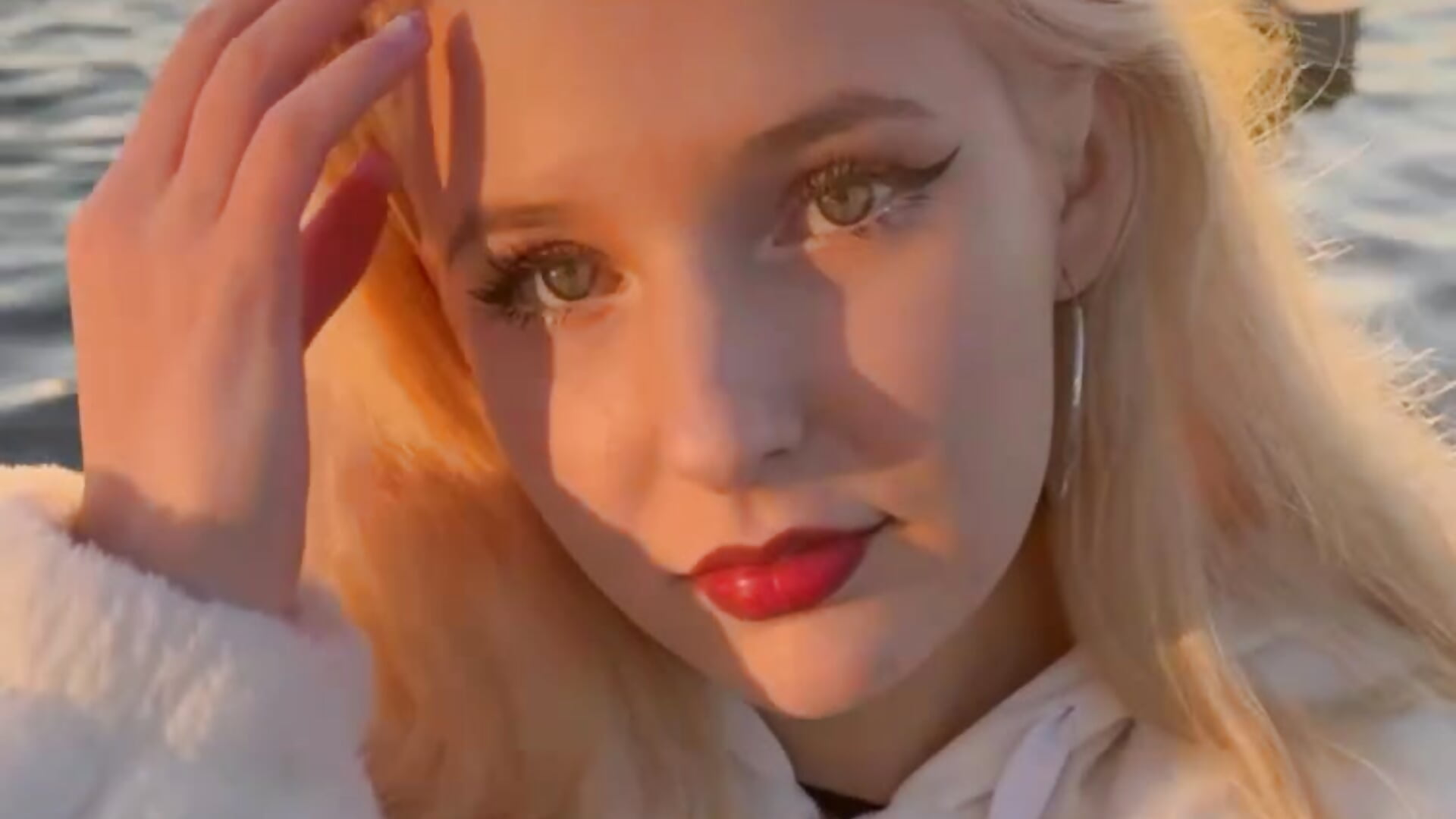 sunrise - XMelissaX adlı kamera modelinin videosu