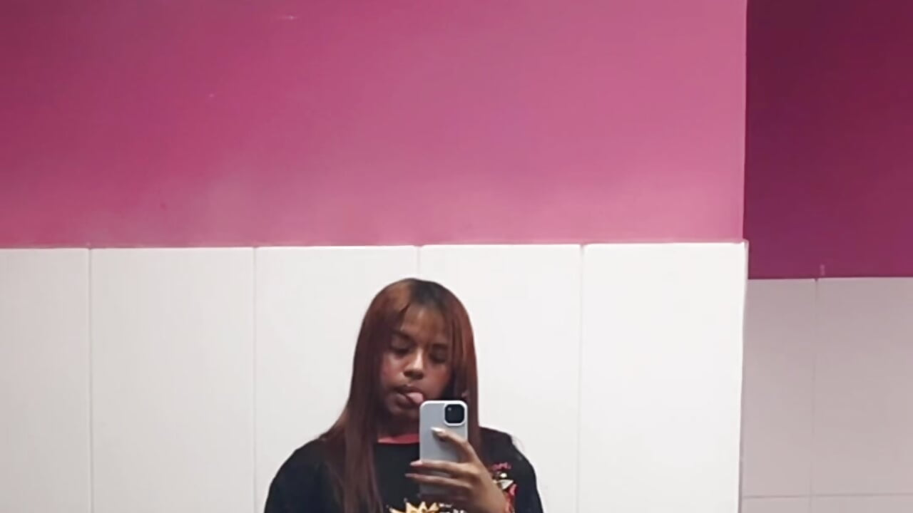 exit - video by stefany_bro cam model