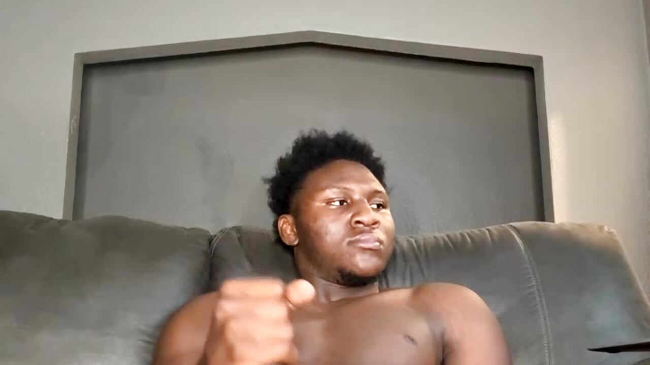 PLAY WITH MY DICK - vidéo du modèle de showcams Festivitiesking1