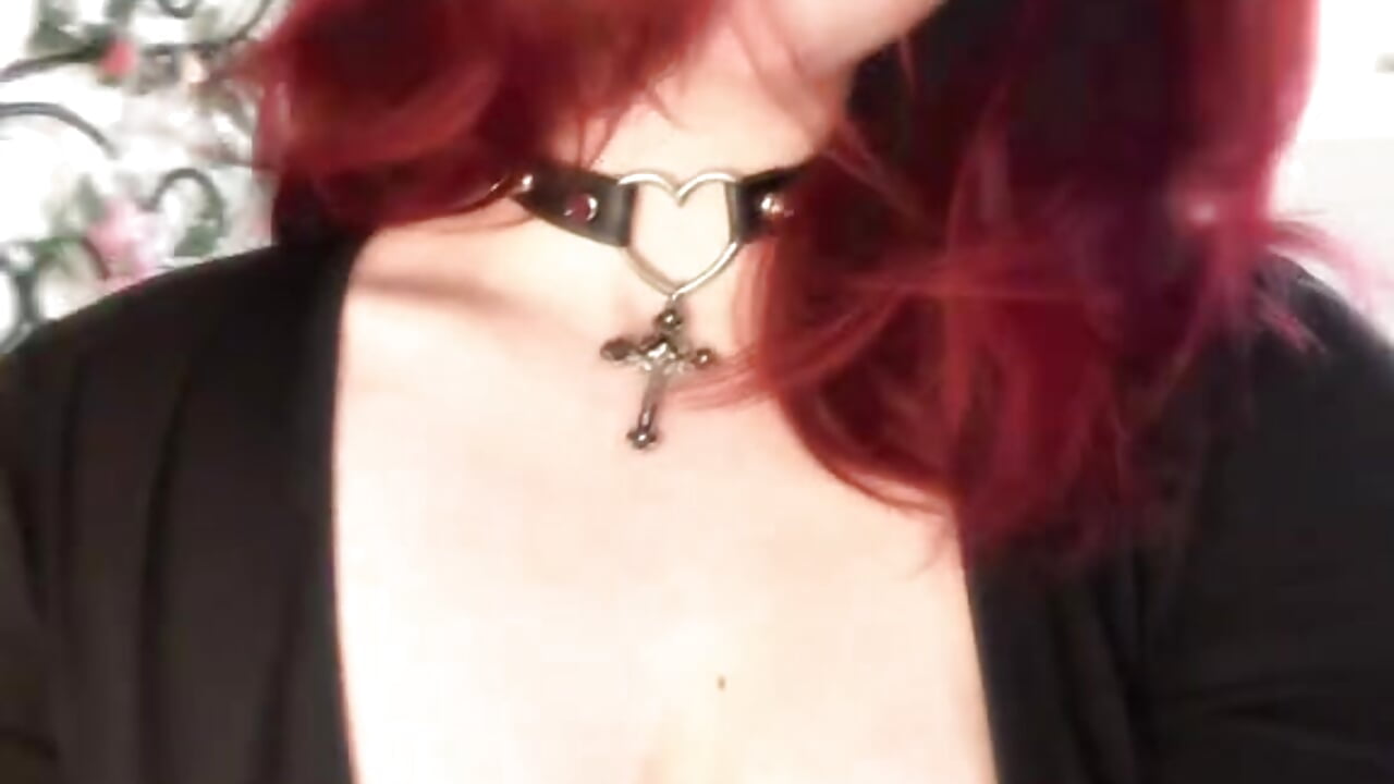 mrrr - video by LisaVamp cam model