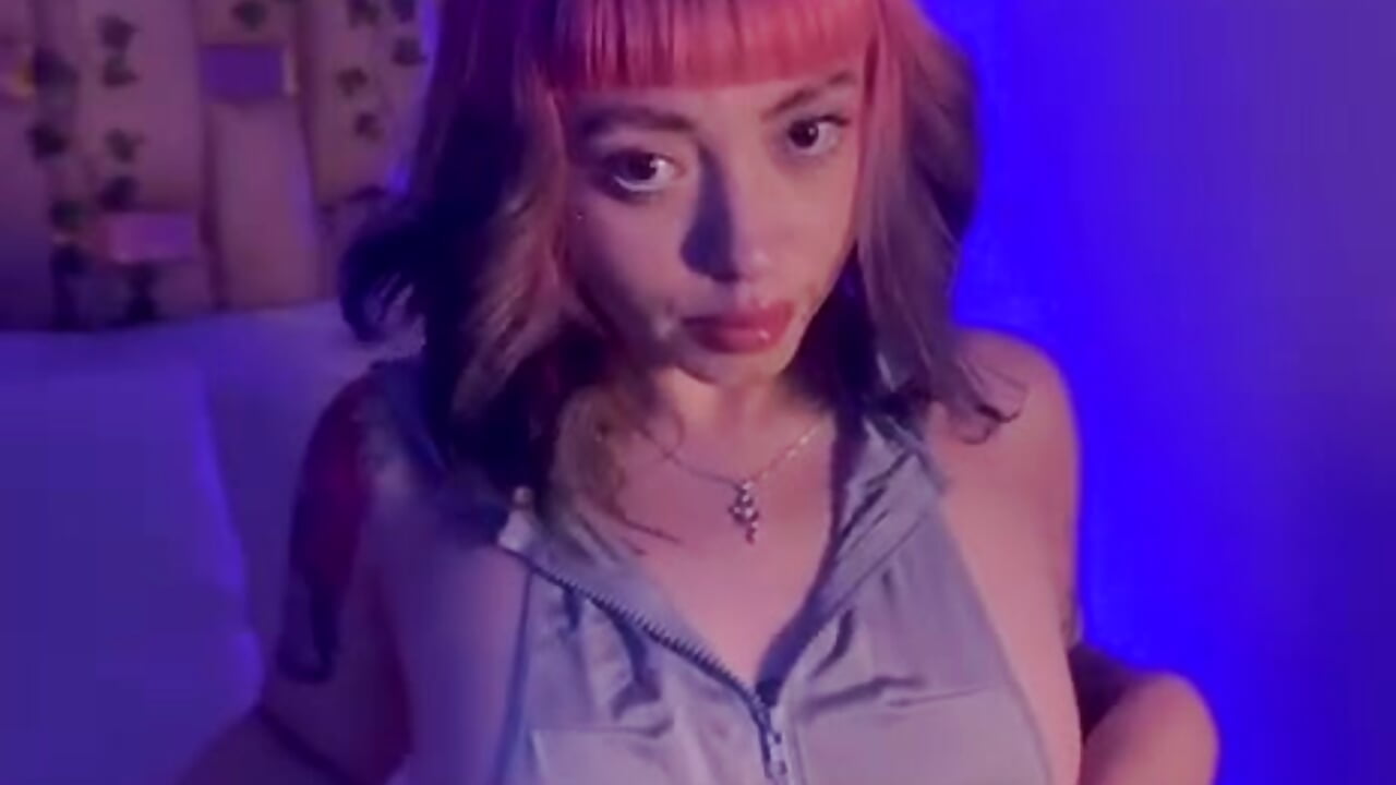 I'm not a dream... but I can make you wake up sweating. - video od modelky/modela GigiVolkova