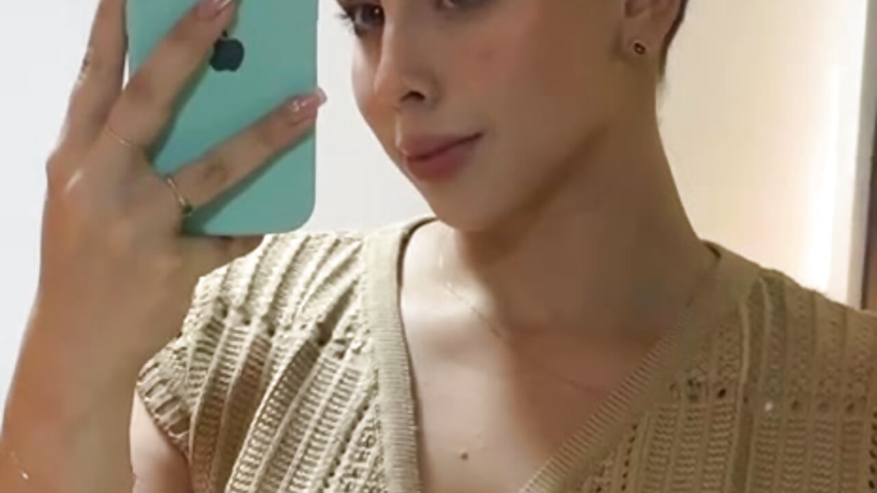 👀 “I just logged in… but only the most curious will know what I have prepared today 😉 are you comi — filmik nova_lane, modela(-lki) na kamerkach