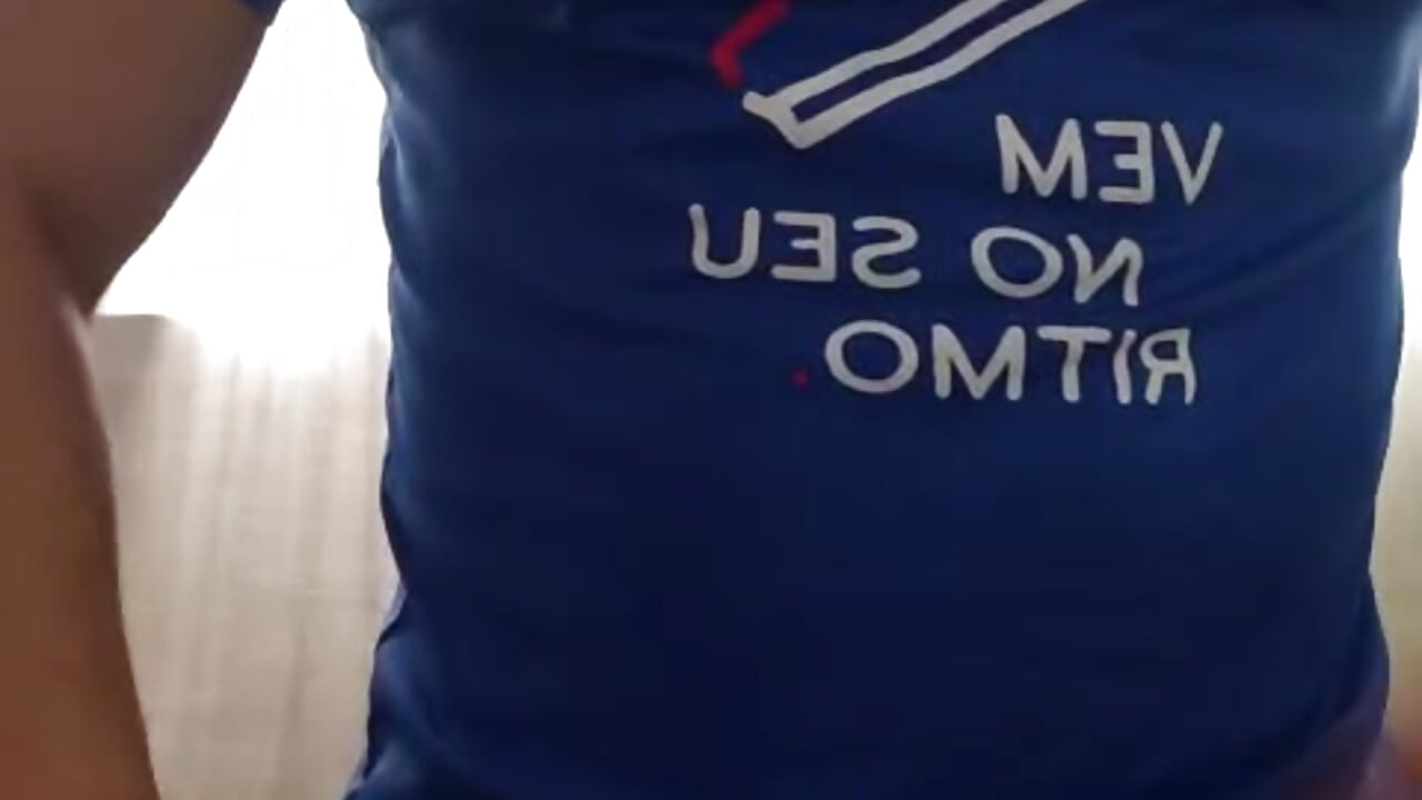 I got home from the gym all sweaty and went to jerk off in the living room. - video av Apollo_21 cam-modell