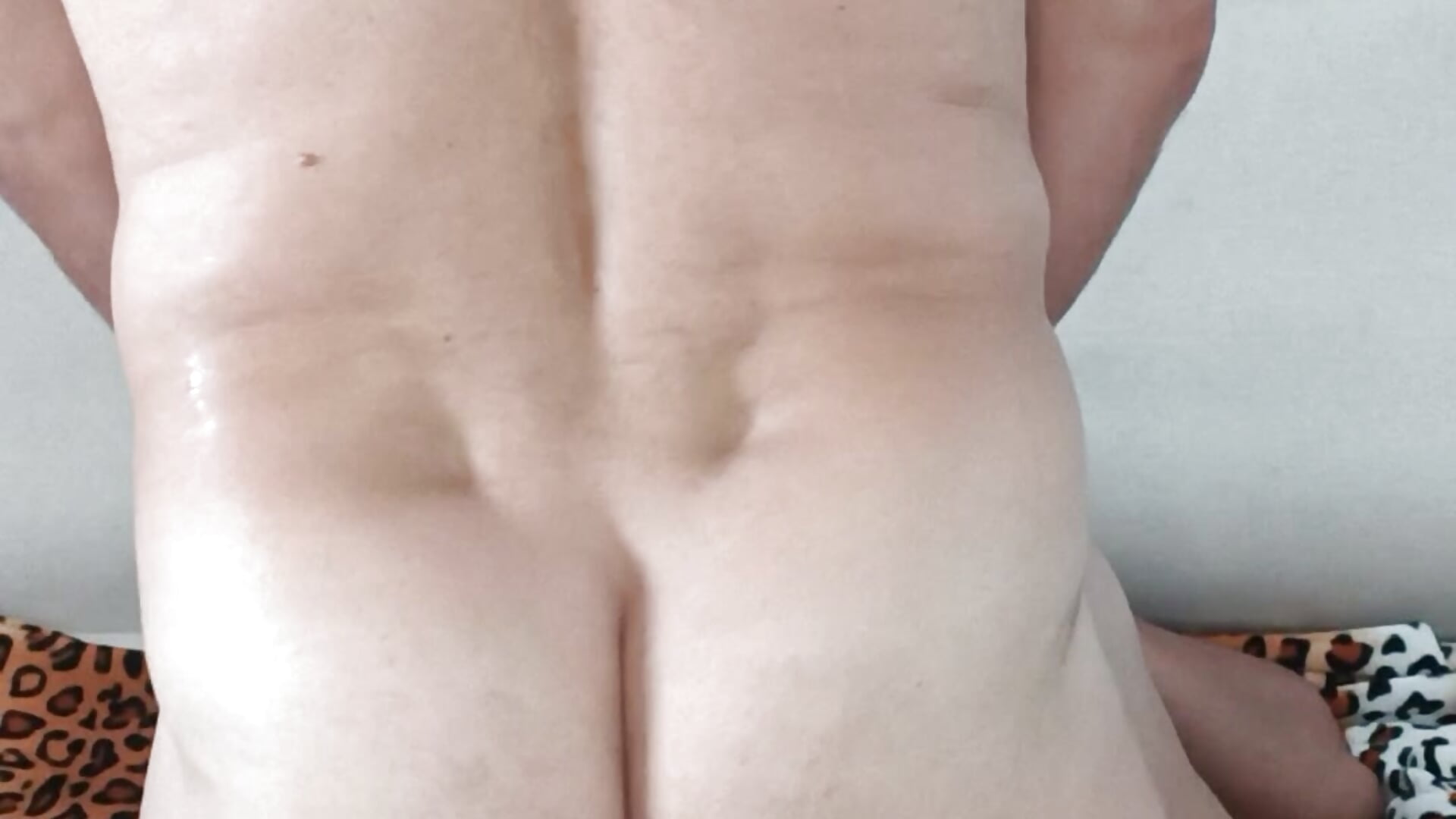 Shoving my big dick all the way into the roasted chicken's mane. - video av Apollo_21 cam-modell