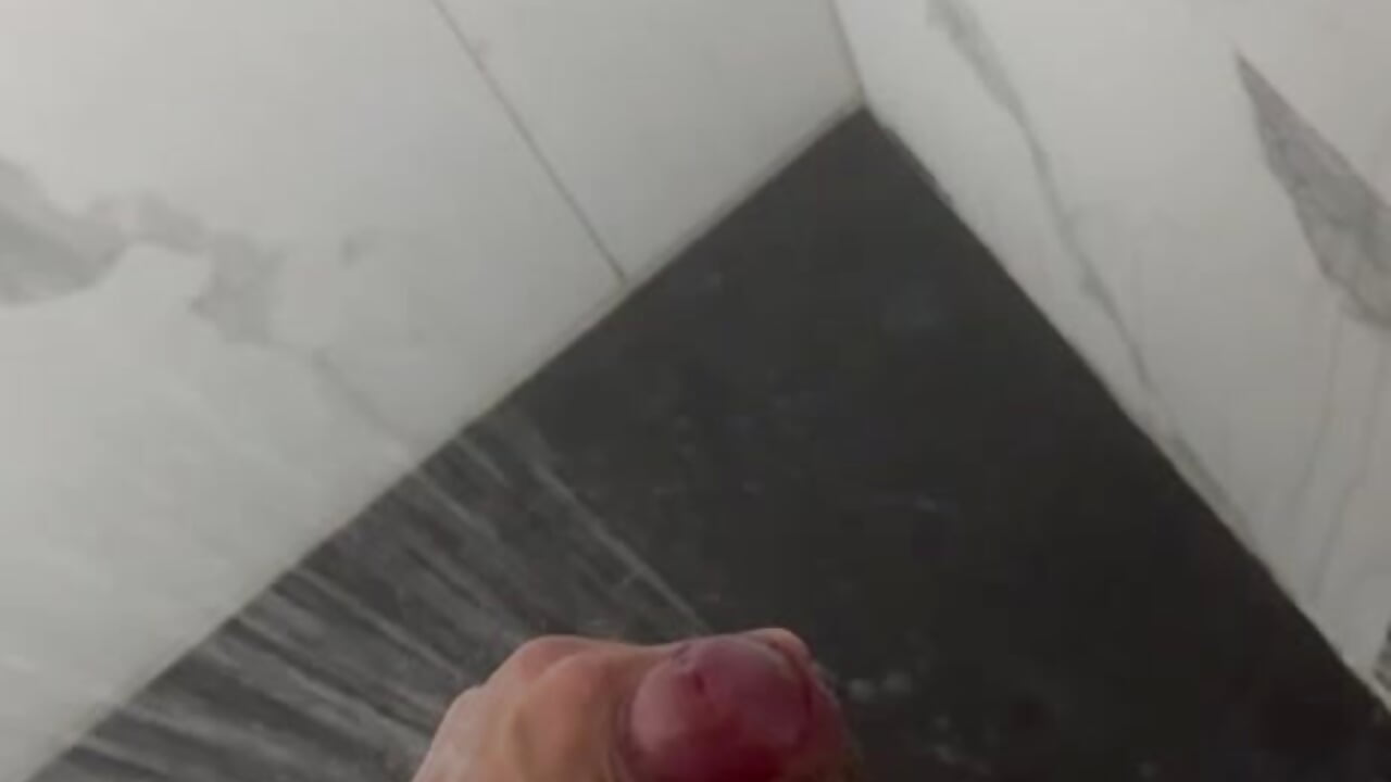 While the water's pouring down on my dick! I'm jerking off until I cum, omg! It feels so good to jer