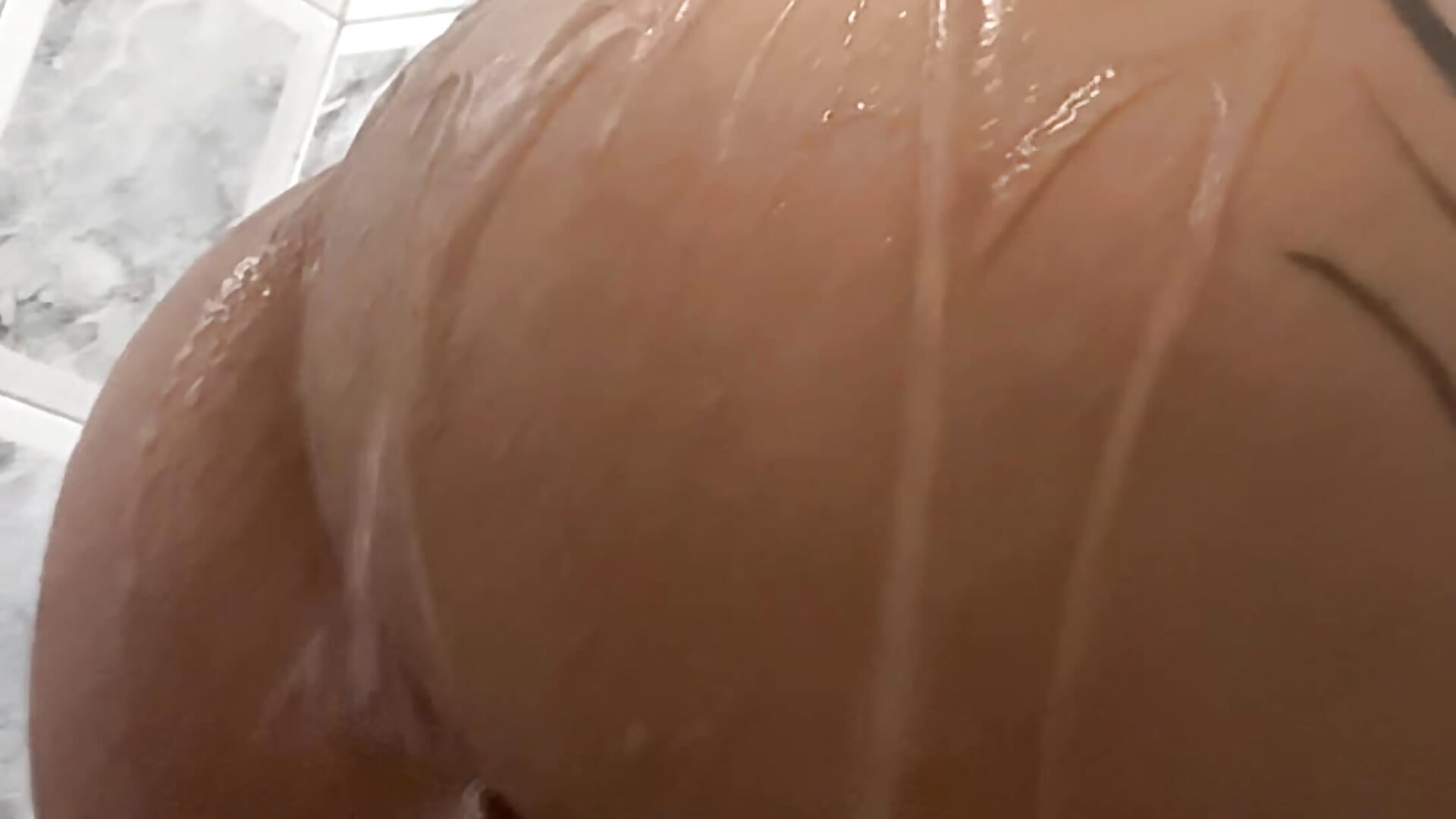You lather me up while you kiss me 🫶🏻😏 - video của người mẫu cam im_pearll