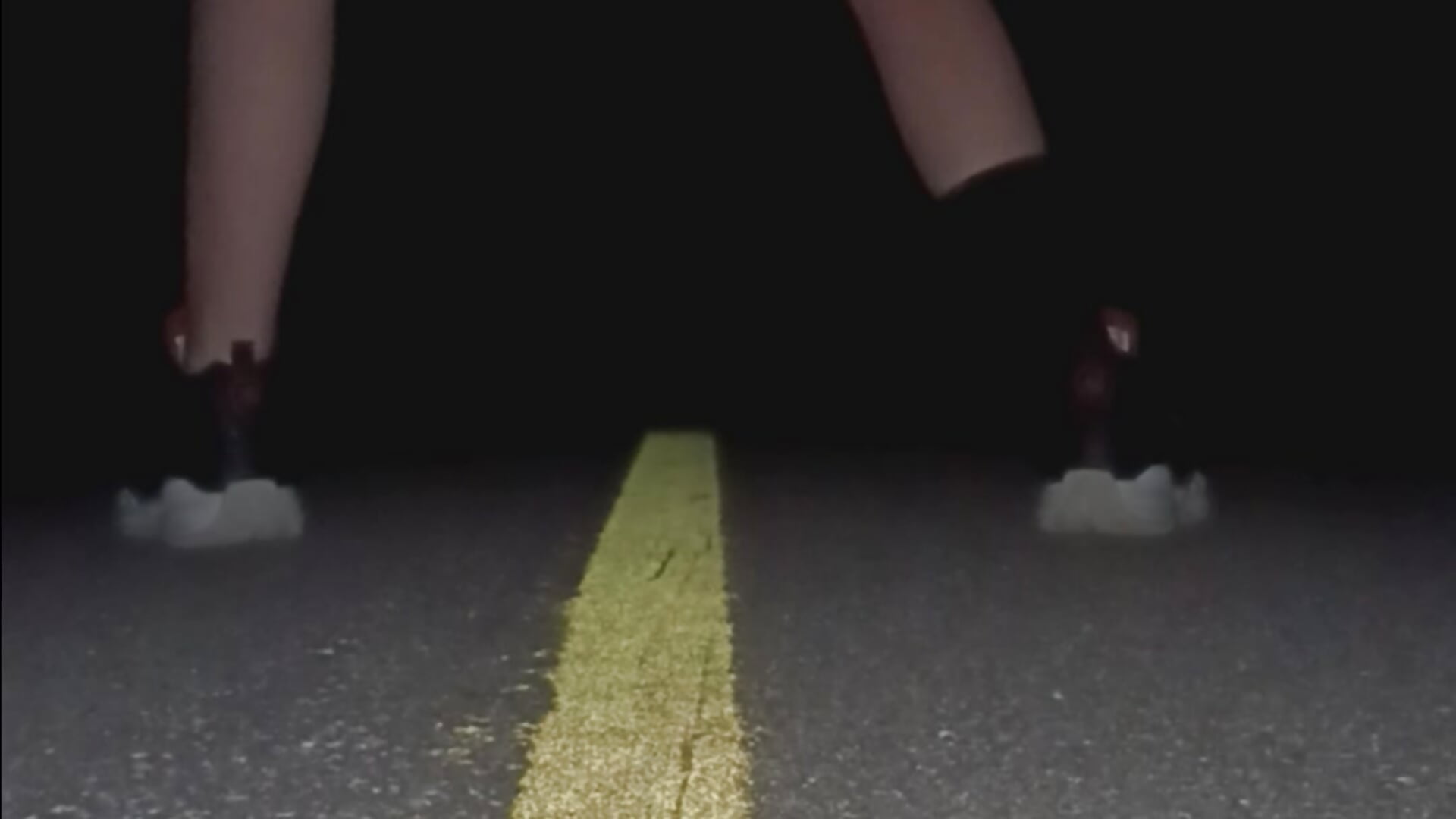 cuming in middle of road etc - video pon_zike kameramallilta