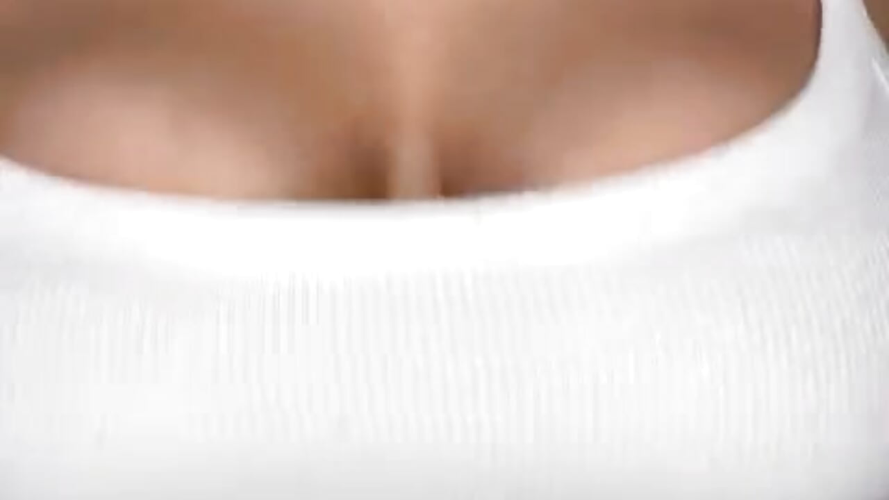 Boobies Bouncing - Amberseyes 캠 모델의 동영상