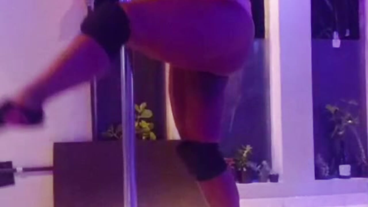 Poledance 👠 - video oleh Luhma_hot kamera model