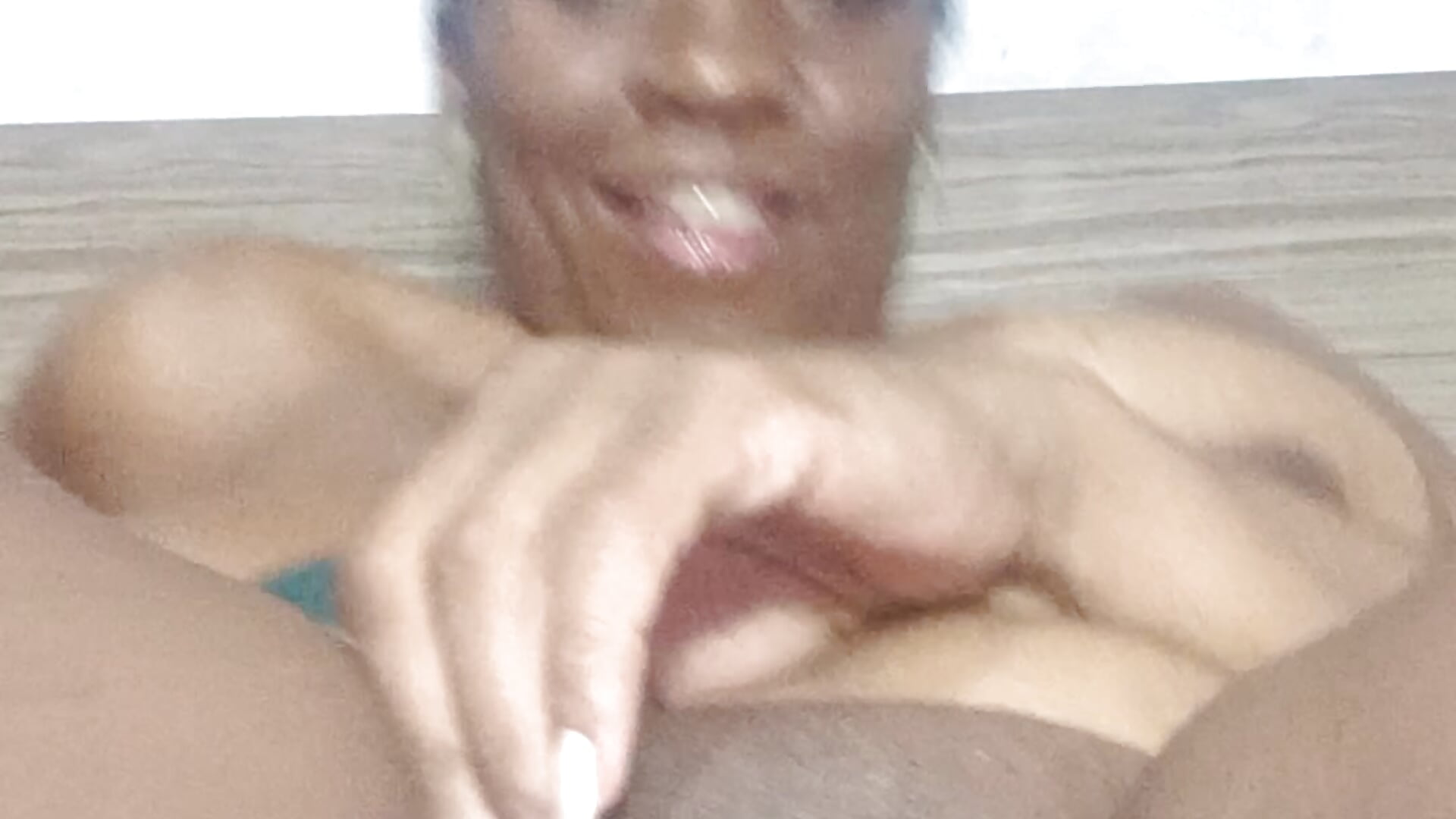 Pedindo 🍆 com a 🐸 bem molhadinha 💦 - video by Luhma_hot cam model