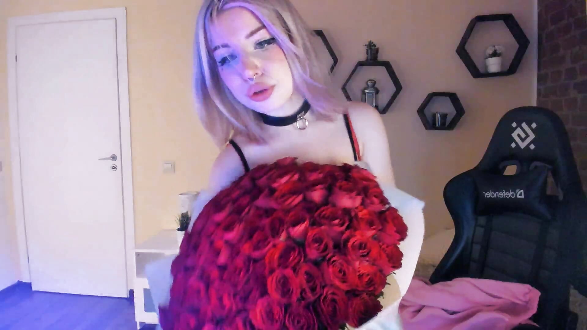 I love flowers!!! - video by ShMallyy cam model