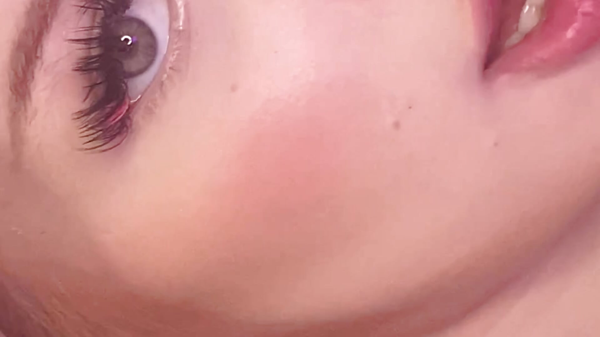 close up face - video by ShMallyy cam model