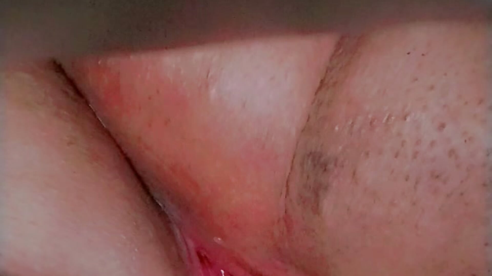 Delicious ice en pussy mmmmmm