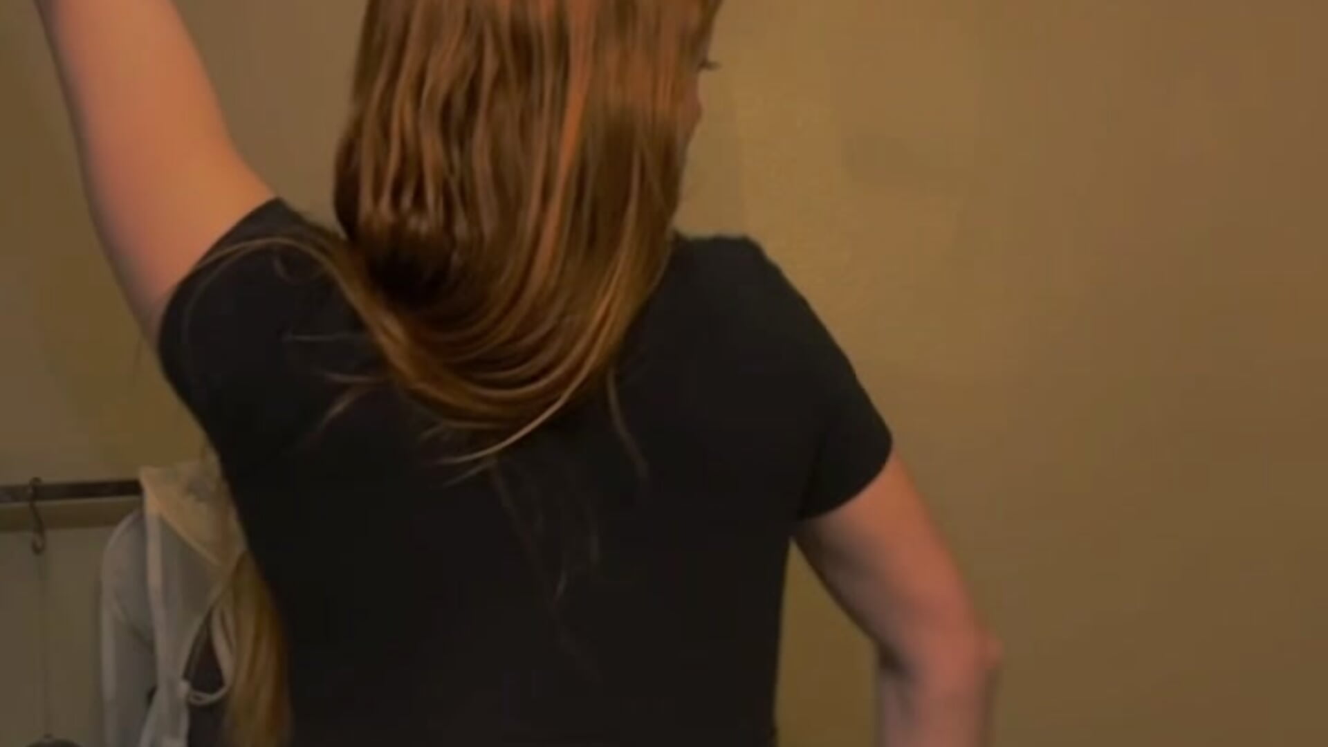 filtered-355B939F-49FE-48A2-8B73-DF07B999CD57 - video by foxxyyyred cam model