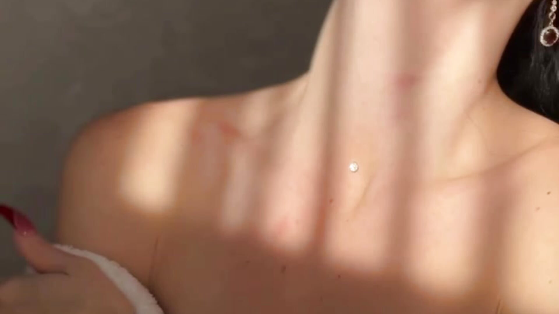 a robe on a naked body After the shower - lovely_desire主播的视频