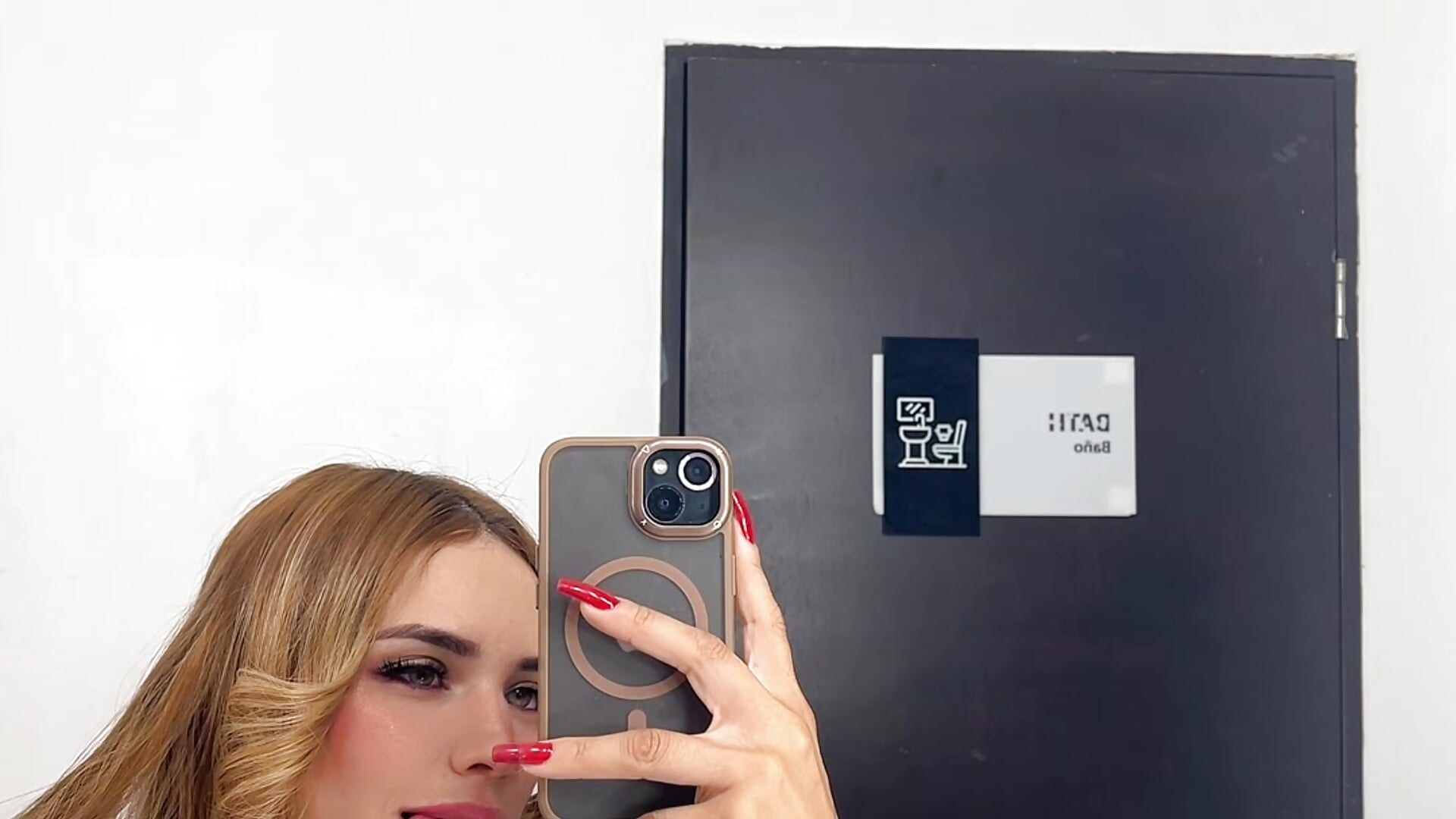 Your blonde ❤️‍🔥 - video by ambarsorachi cam model