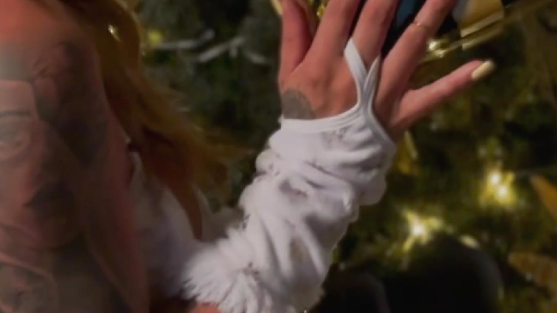 A Christmas with the pretty blonde! 🎁🎄 - video by ambarsorachi cam model