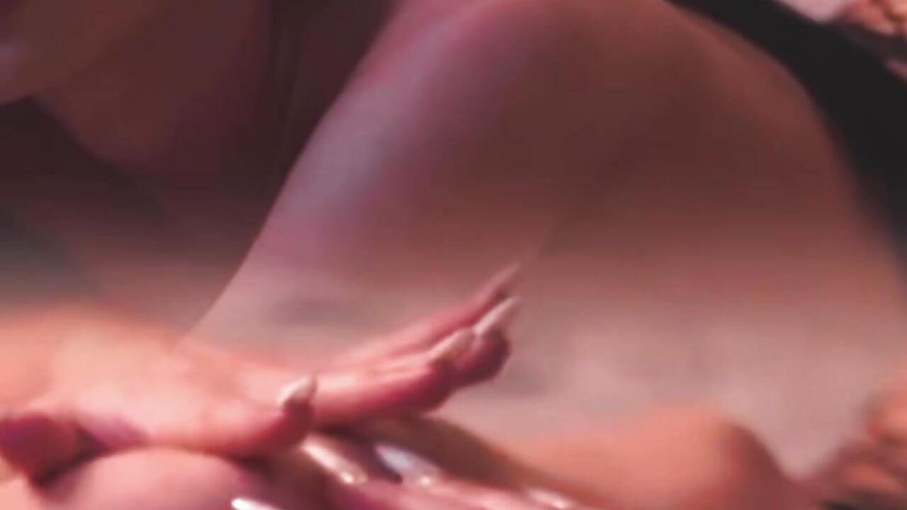 😏 - video di IvyNoirr modella di cam