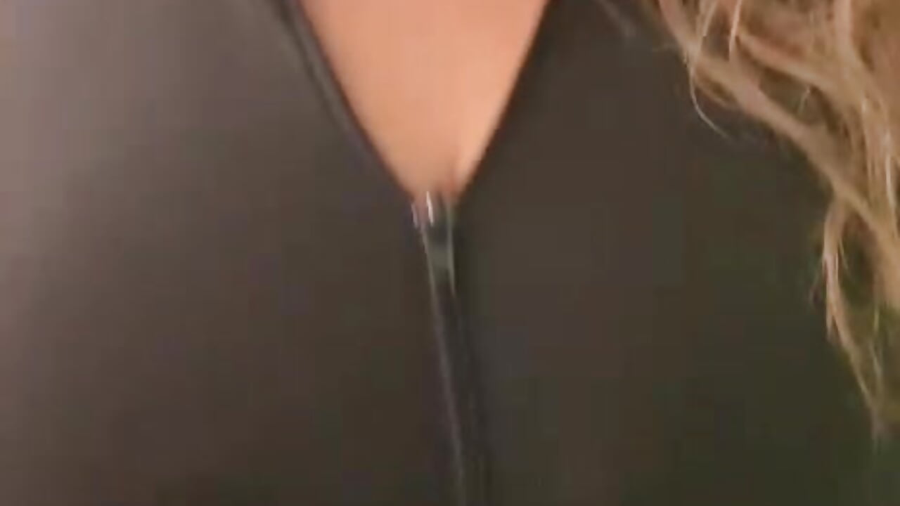 I'm a Sexy kinky girl playing my titties! – видео вебкам-модели AMAIAA_LOVE