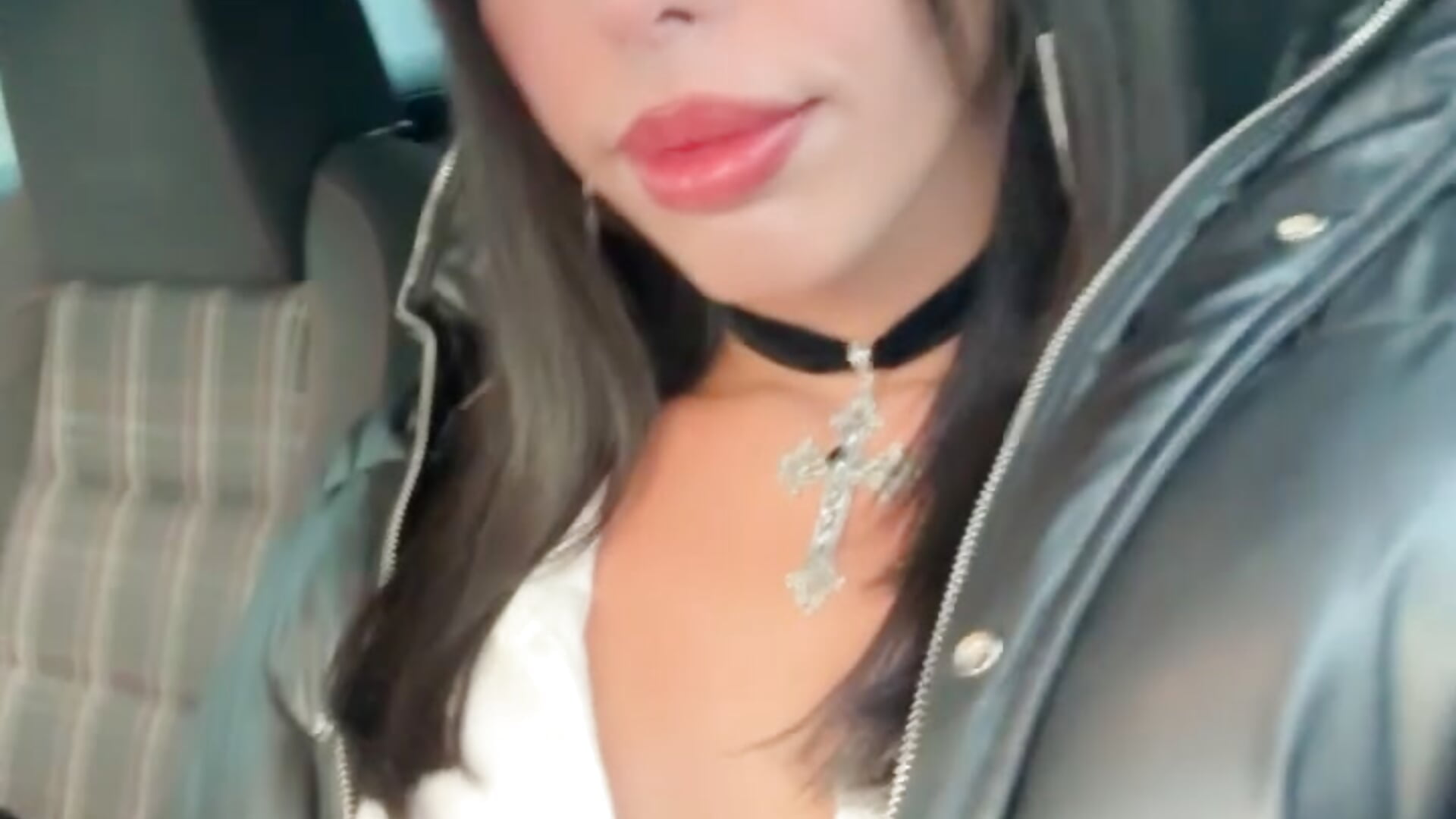 Rain day - video by ElizaQueen777 cam model