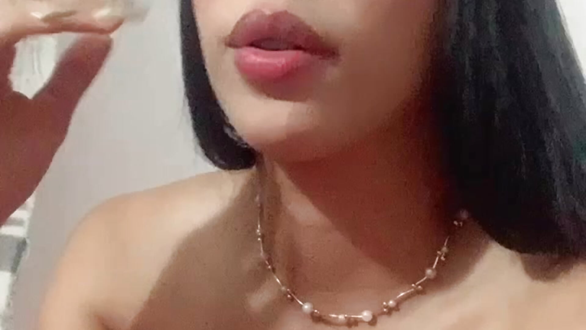 Kiss – video od webkamerové modelky Nicole_cute1