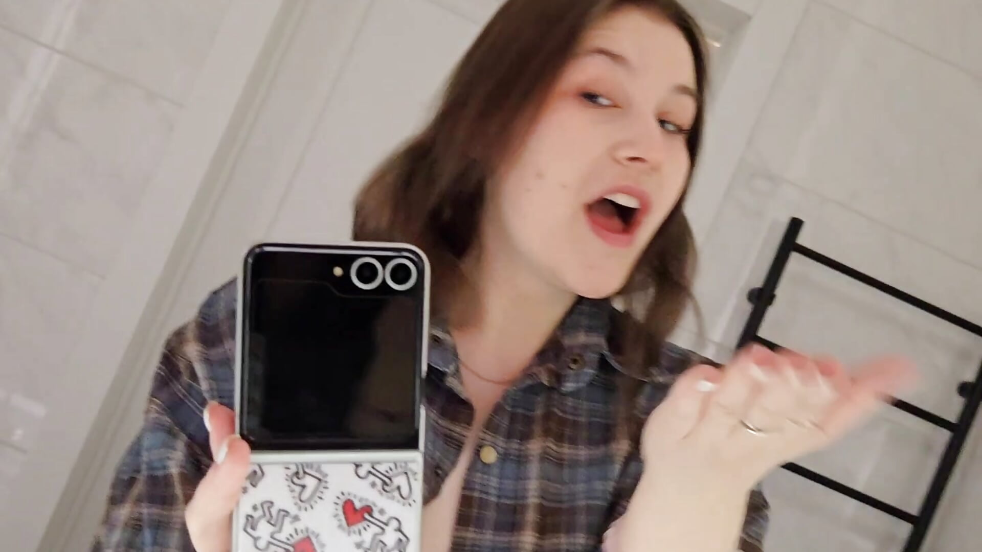 video5206367967620656971－カメラキャストのColleen_Blakeの動画