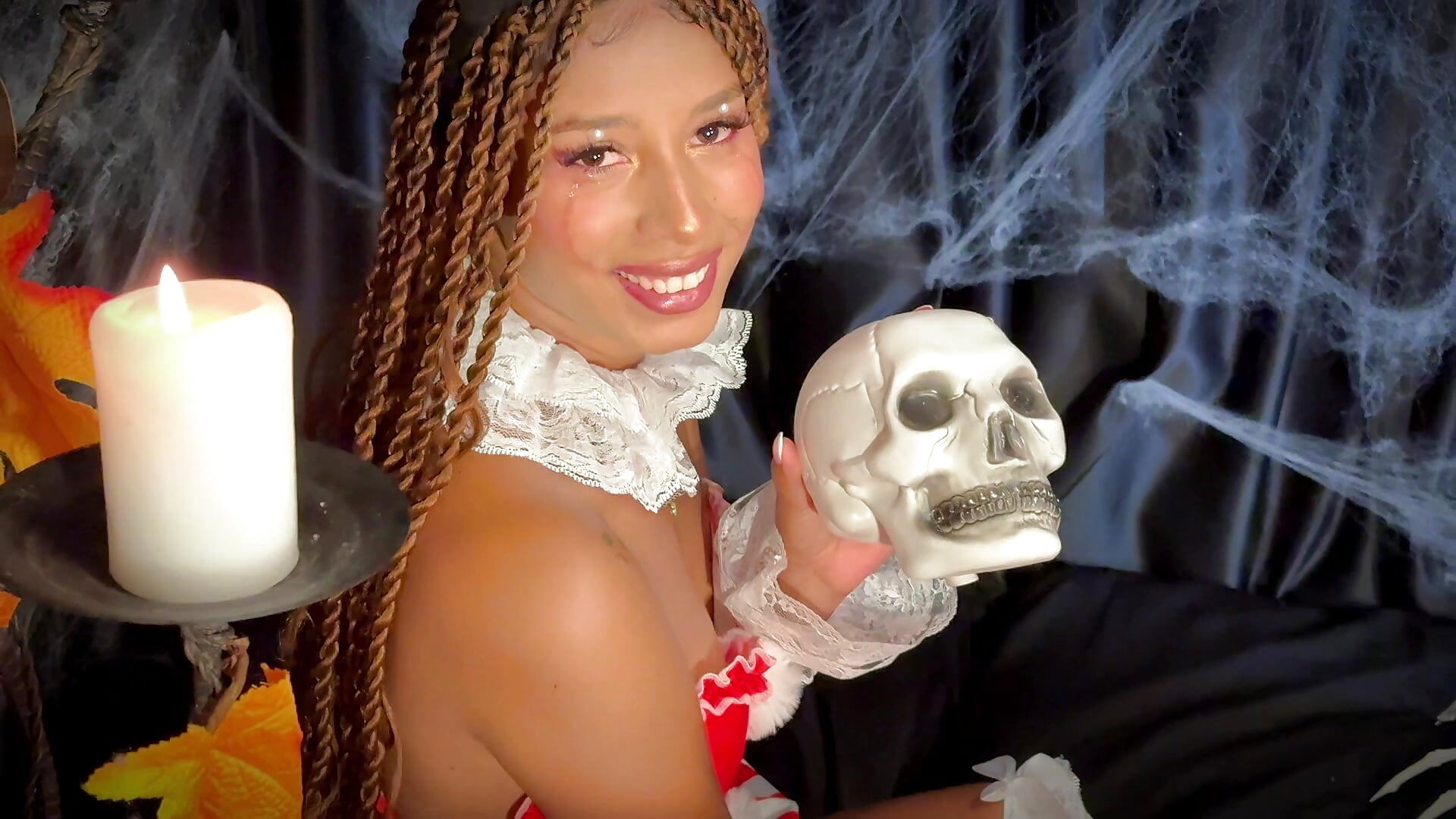 HALLOWEN - video van YayaHilton cam-model