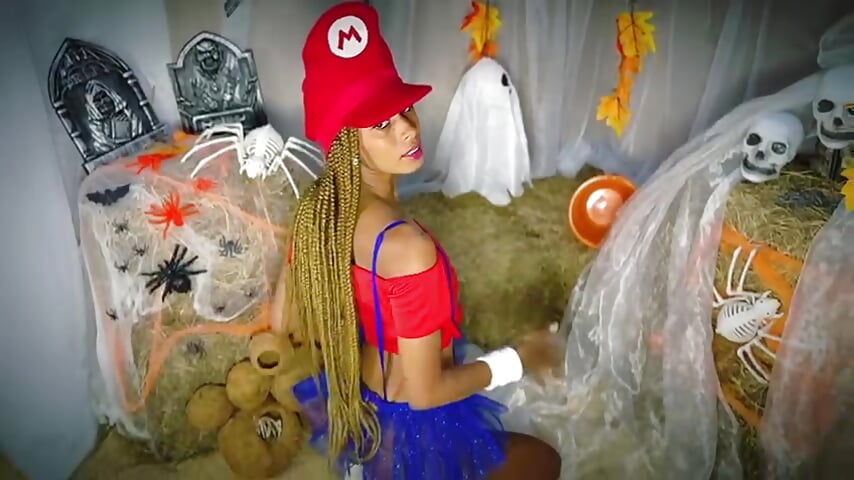 WhatsApp Video 2025-10-25 at 12,11,24 AM - video by YayaHilton cam model