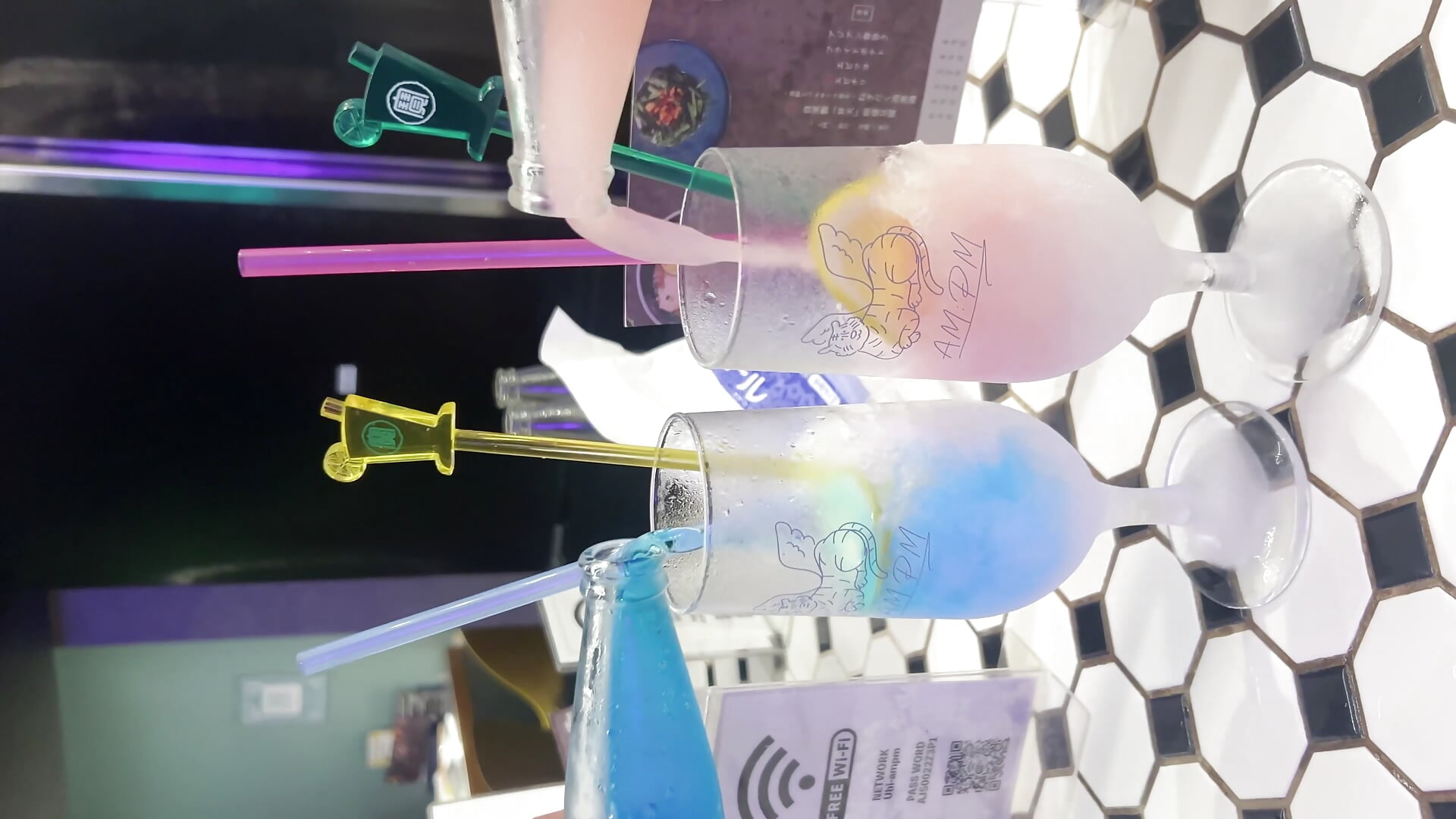 かんぱい🍻 可愛い撮り方がわからなくて おばさん 笑 - video by yun_1022 cam model