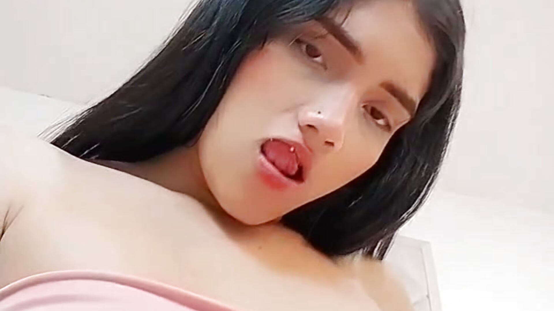 Piercing De Lengua y Nariz