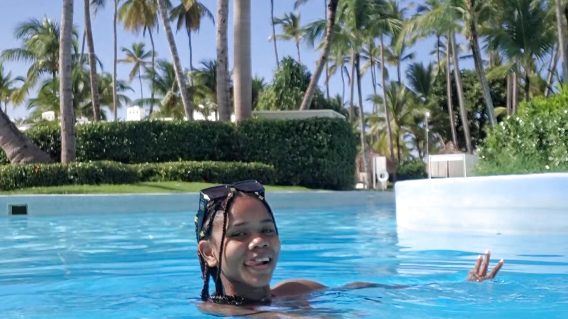 Pool day ❤️🇩🇴 - video by Luciia_cute cam model