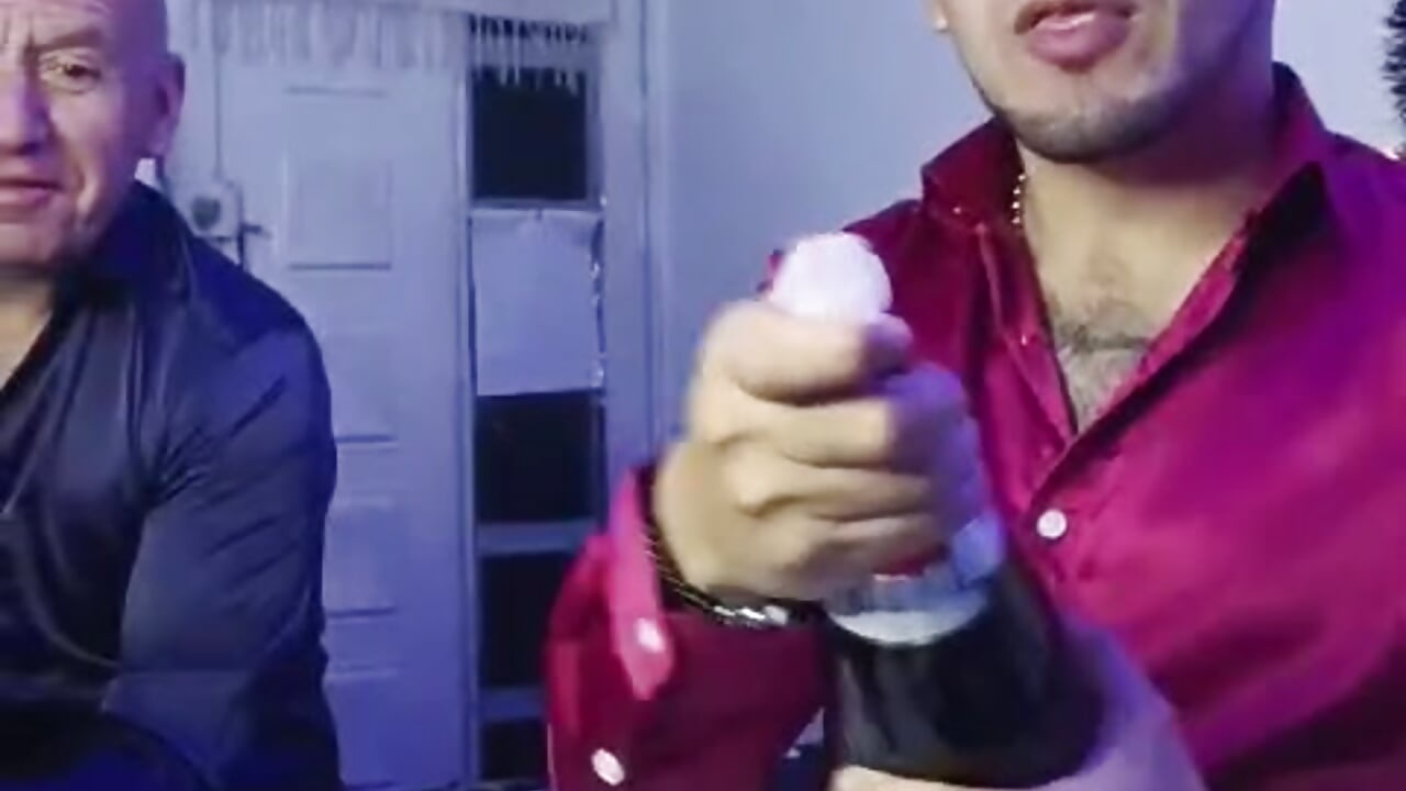 HAPPY NIGH MEREY CHRISTMAS 🎄 🍷🍾🍾🍾🍾🍾🍾 - video di SexyAssXxx69 modella di cam