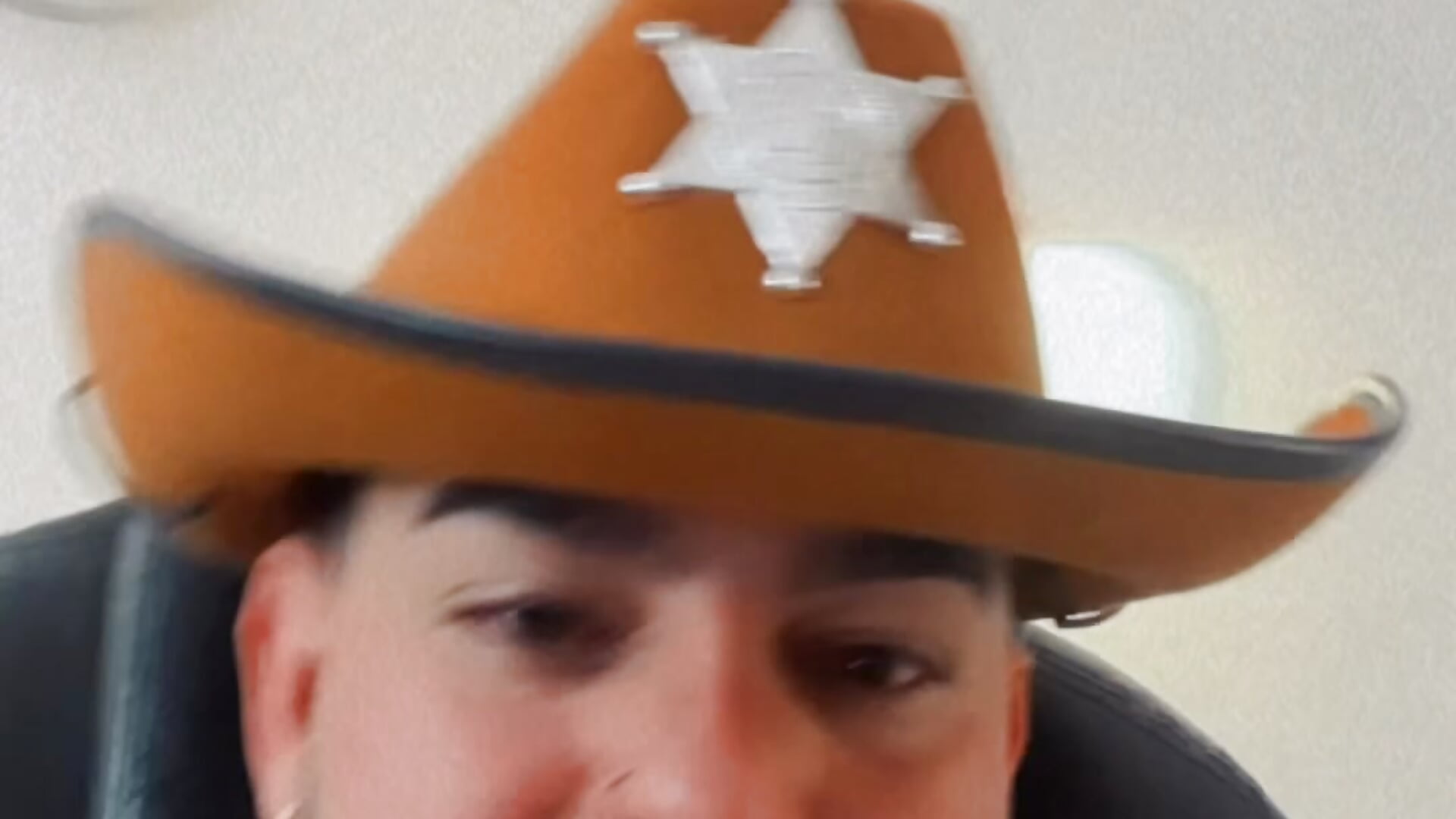 El cowboy más sexy - video by Ethan_Castellano cam model