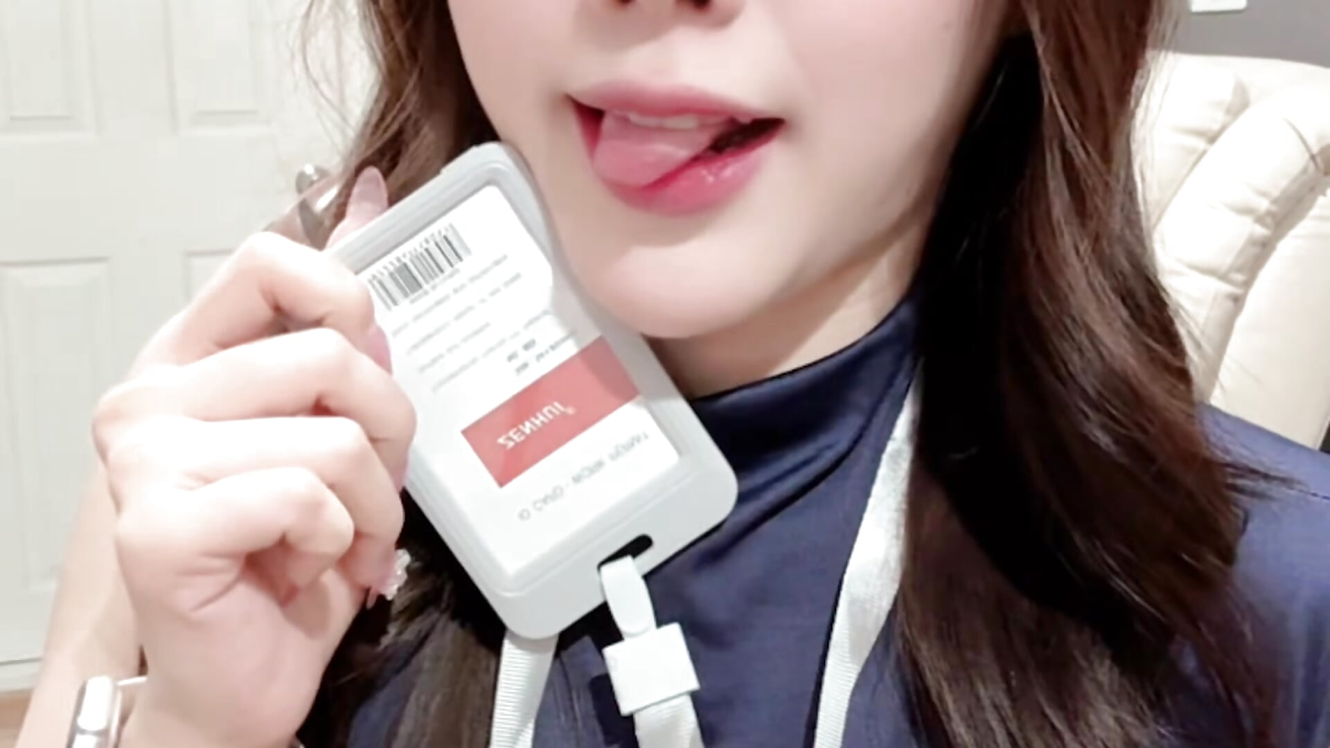 เลียขา😗 - video oleh nenechuchu kamera model